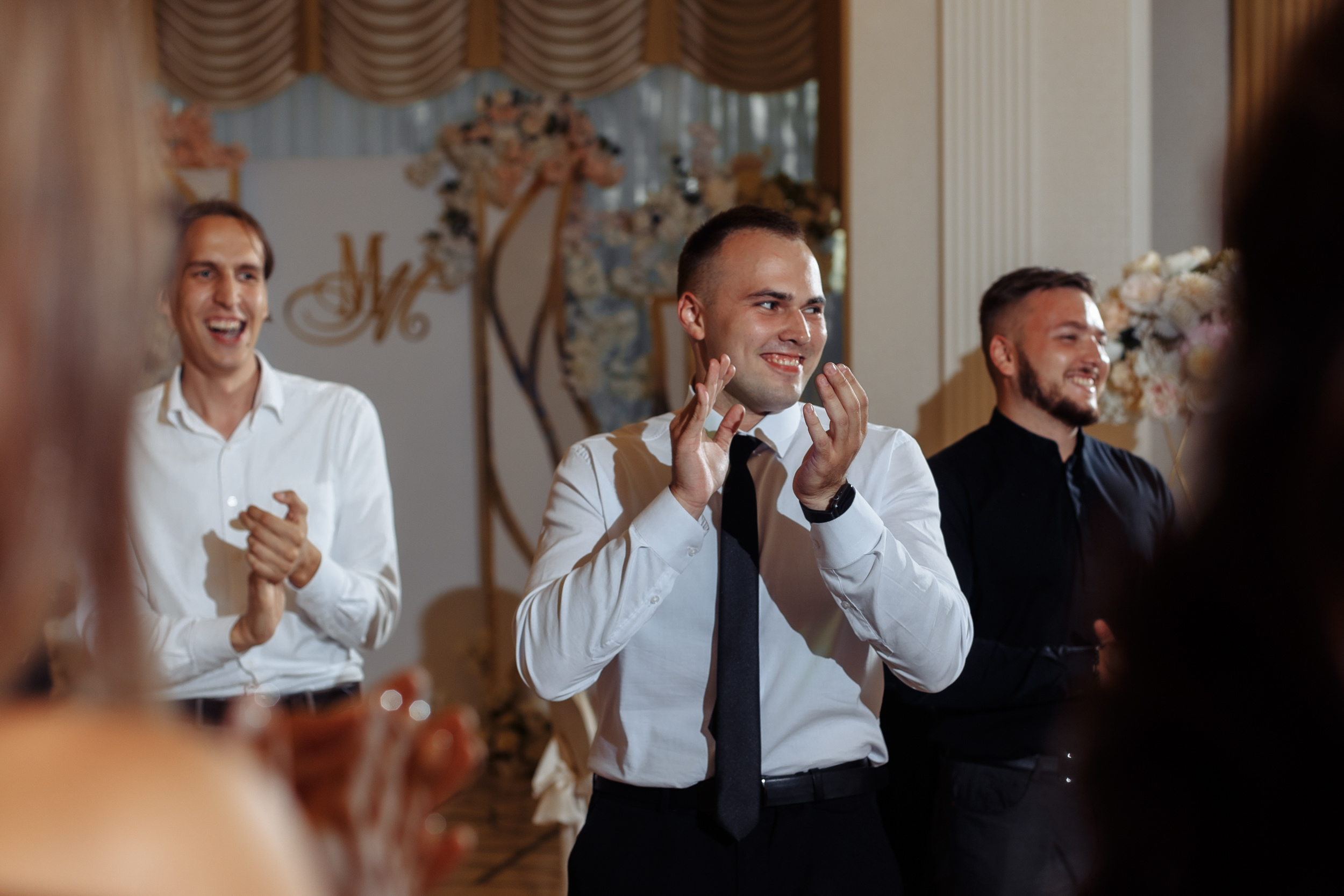 Сборы с друзьями и прогулка в кофейне. Миша & Маша. Фотограф Чугунов Александр