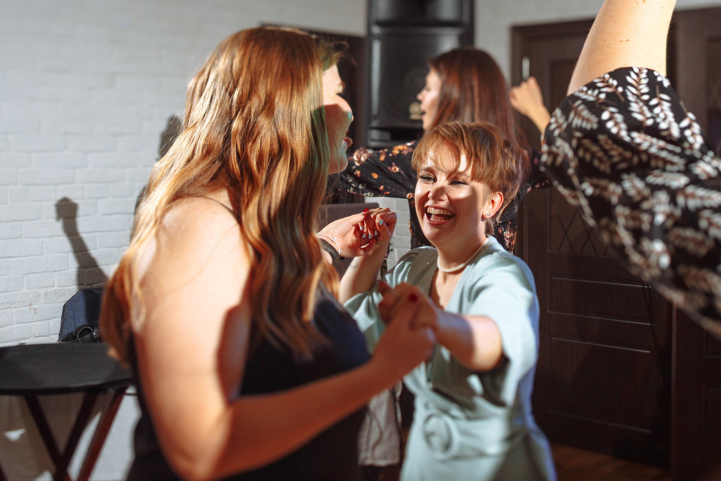 Веселый банкет в коттедже. Арина & Коля. Фотограф Чугунов Александр