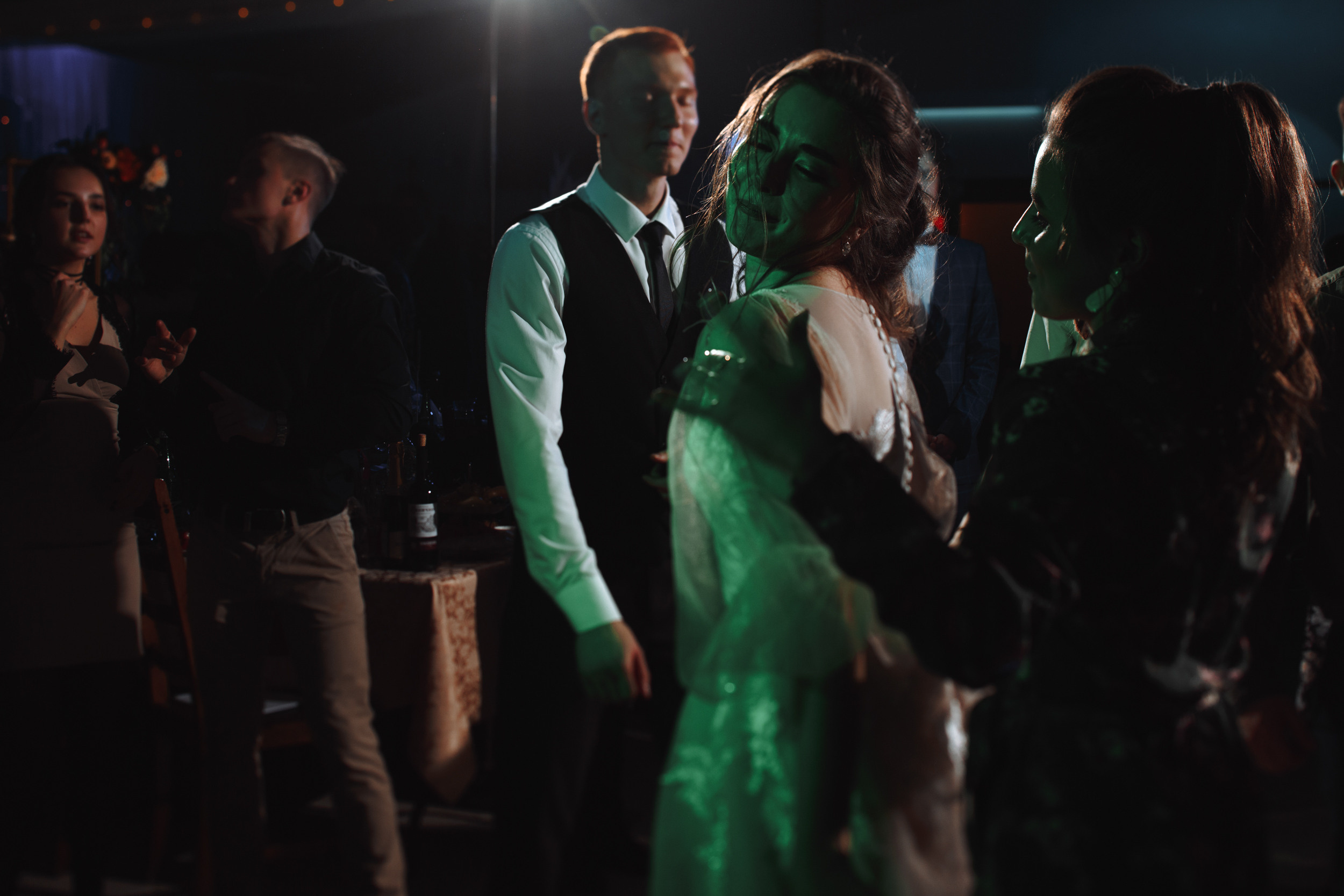 Небольшая прогулка и шумный банкет! Даша & Дмитрий. Фотограф Чугунов Александр