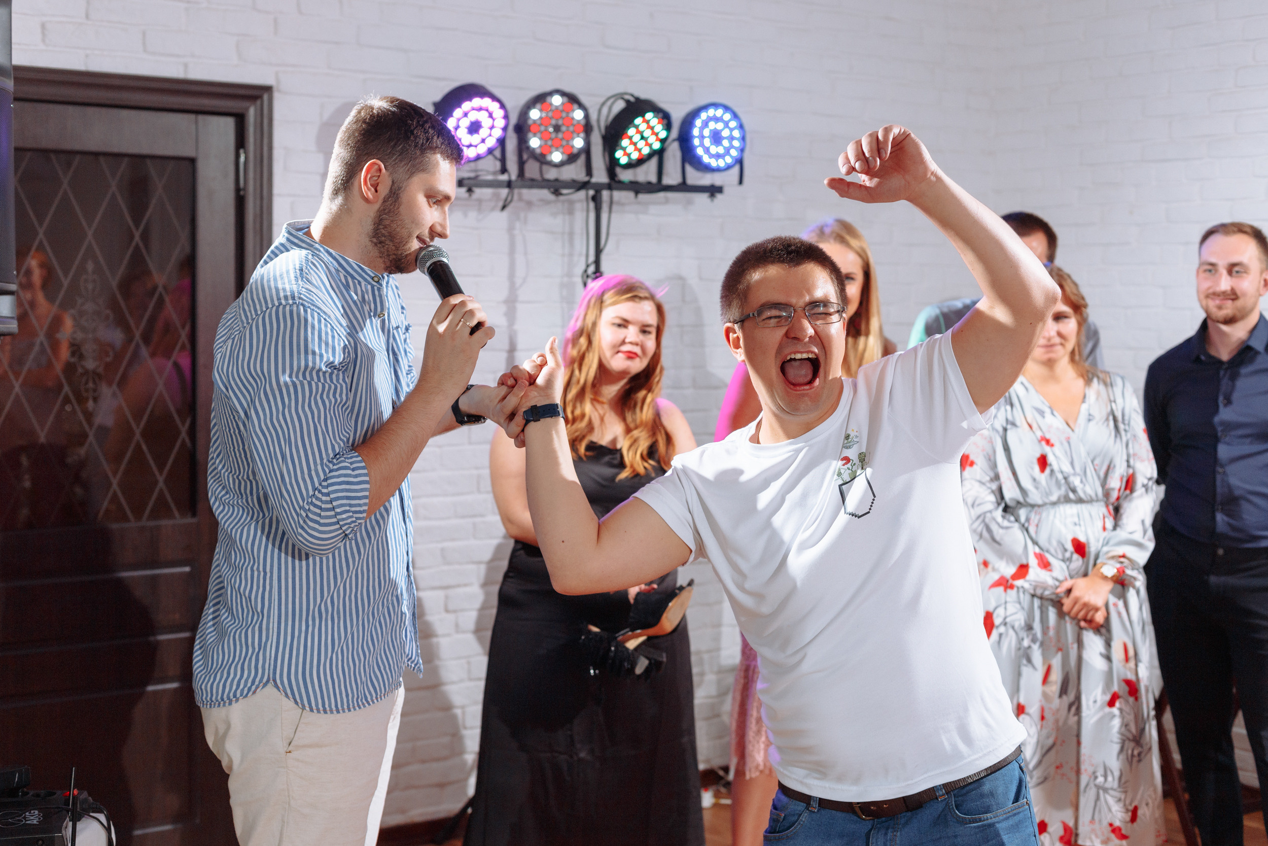 Веселый банкет в коттедже. Арина & Коля. Фотограф Чугунов Александр