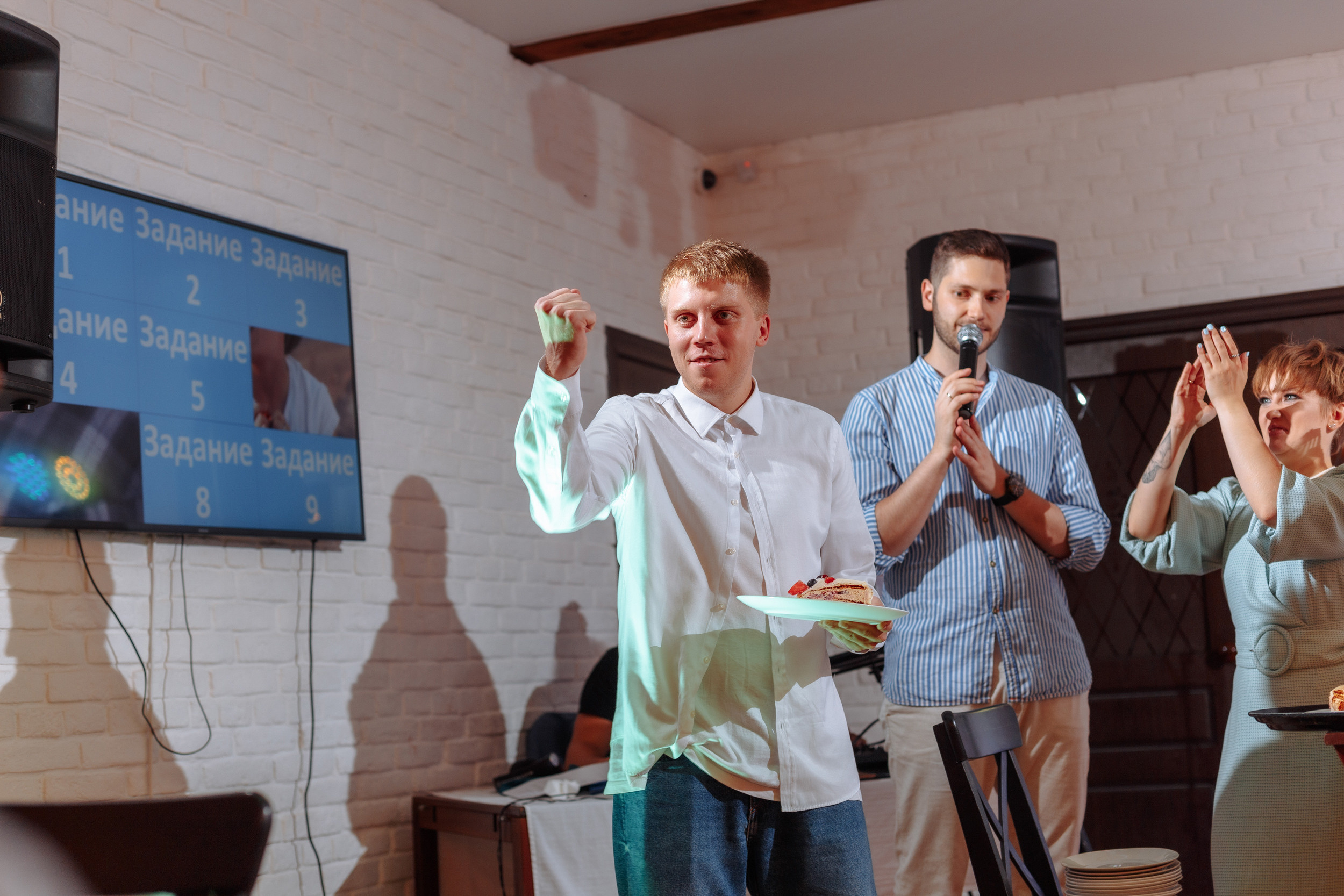 Веселый банкет в коттедже. Арина & Коля. Фотограф Чугунов Александр