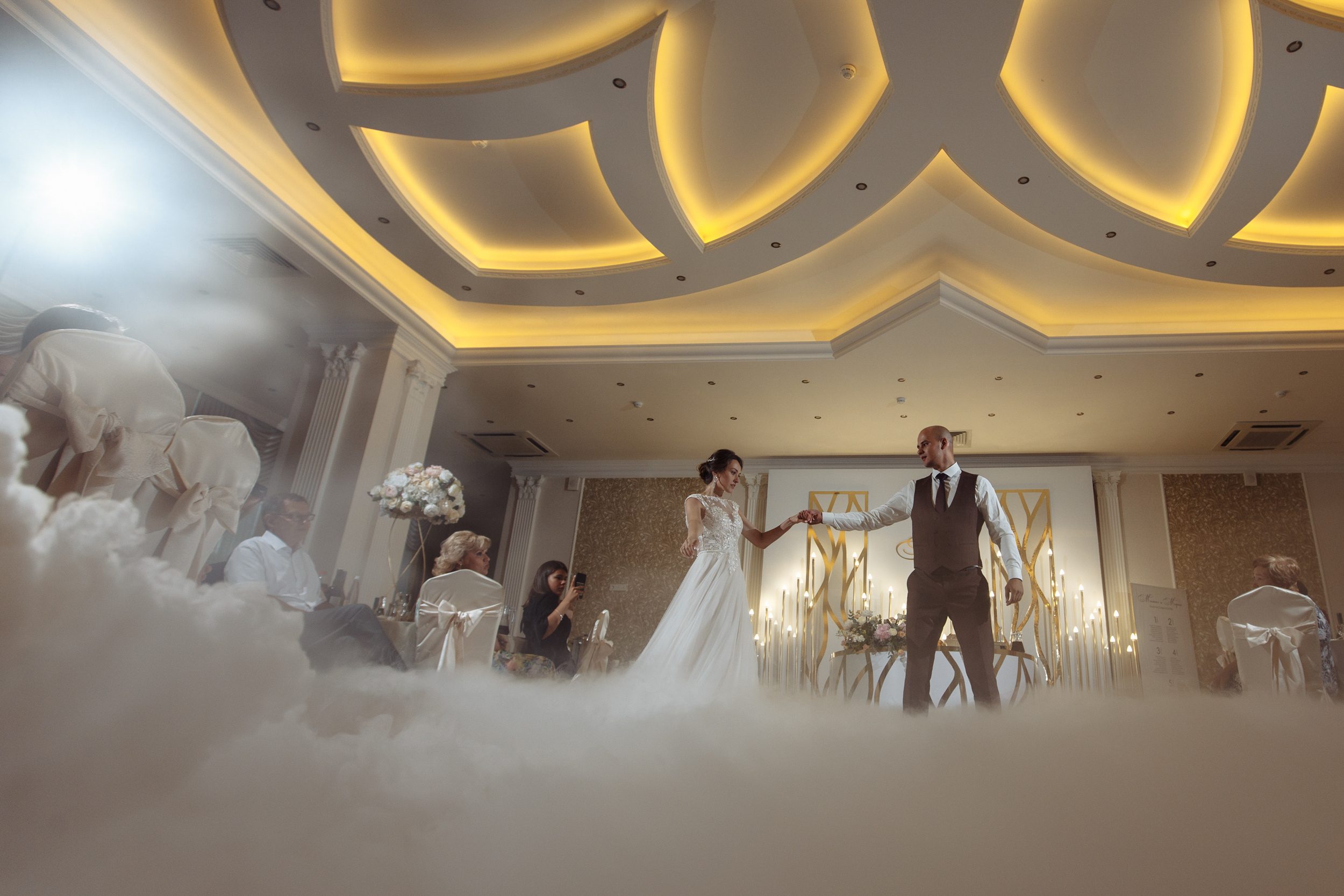 Сборы с друзьями и прогулка в кофейне. Миша & Маша. Фотограф Чугунов Александр