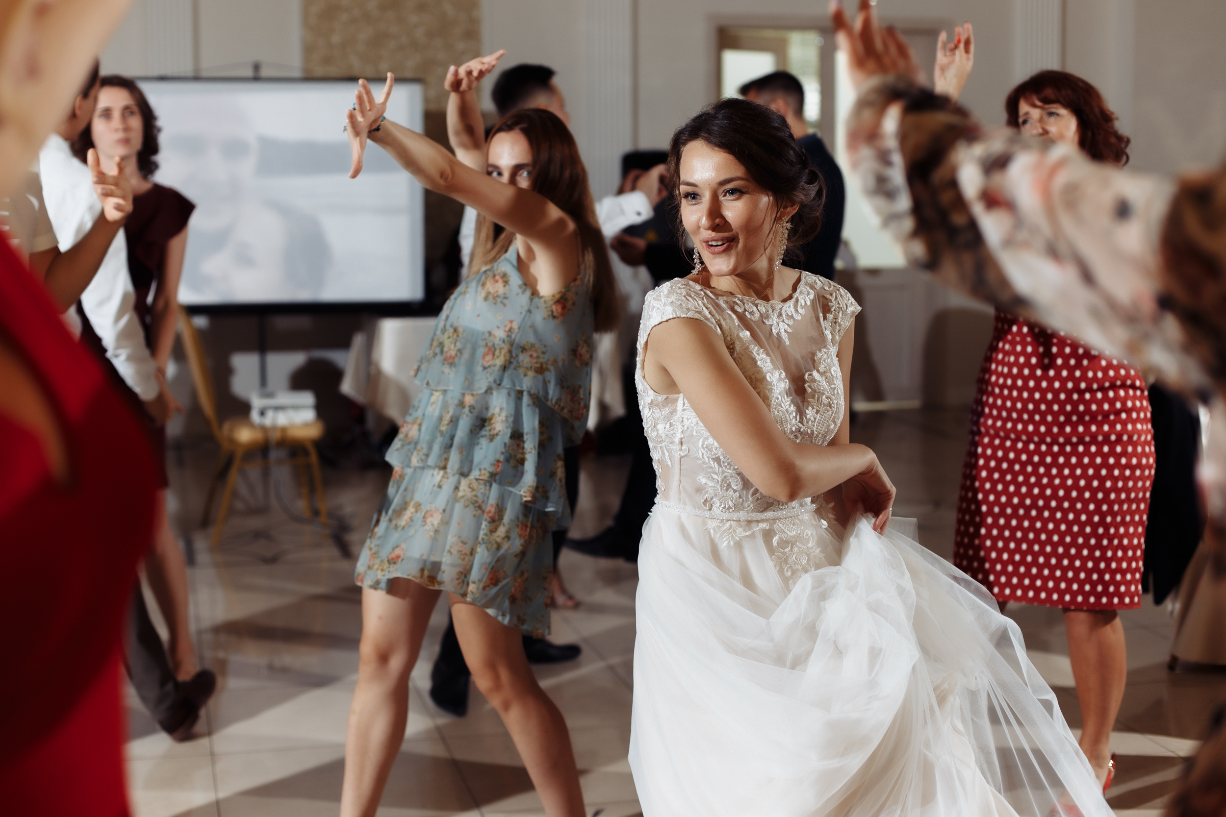 Сборы с друзьями и прогулка в кофейне. Миша & Маша. Фотограф Чугунов Александр