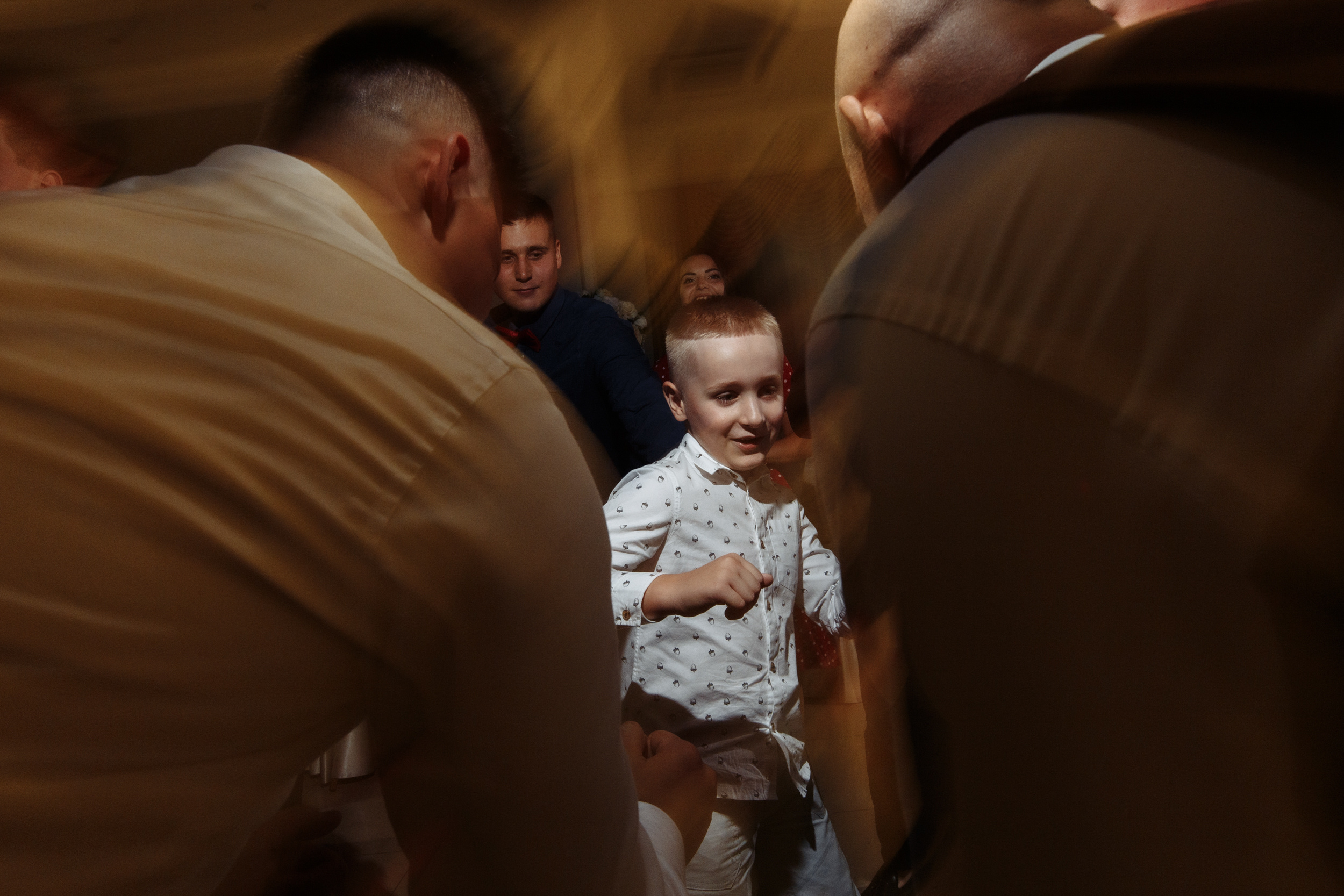 Сборы с друзьями и прогулка в кофейне. Миша & Маша. Фотограф Чугунов Александр