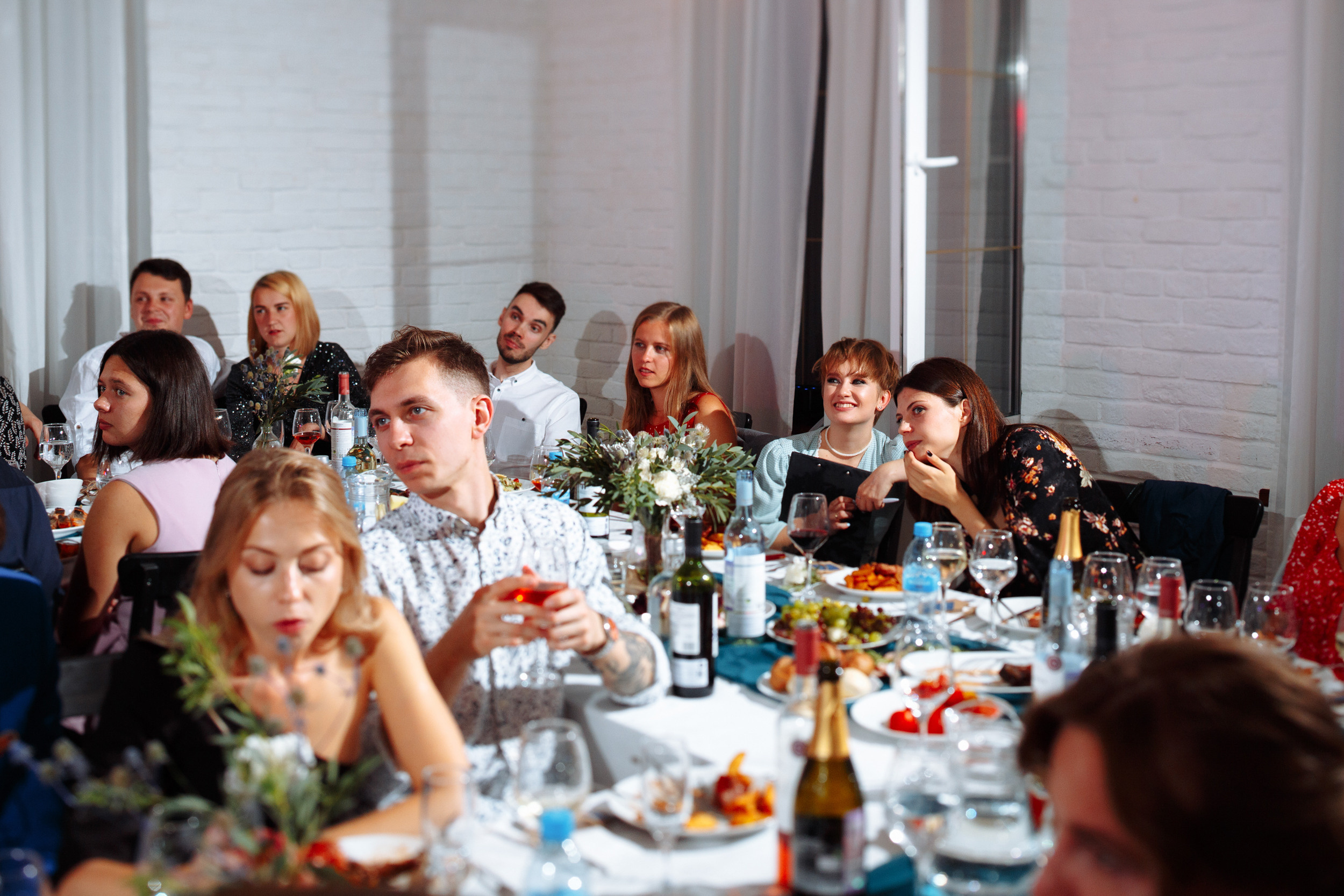 Веселый банкет в коттедже. Арина & Коля. Фотограф Чугунов Александр