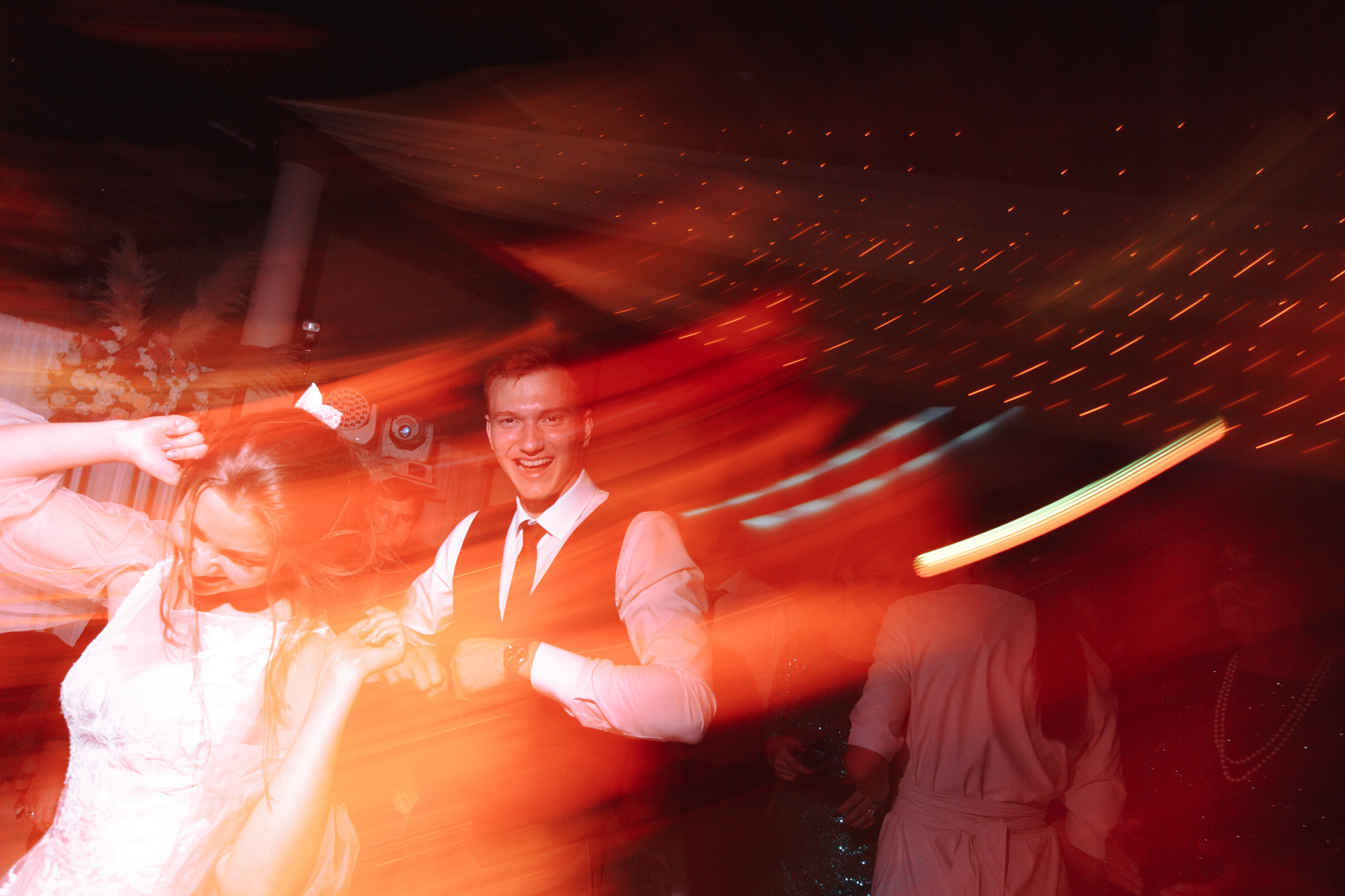 Небольшая прогулка и шумный банкет! Даша & Дмитрий. Фотограф Чугунов Александр