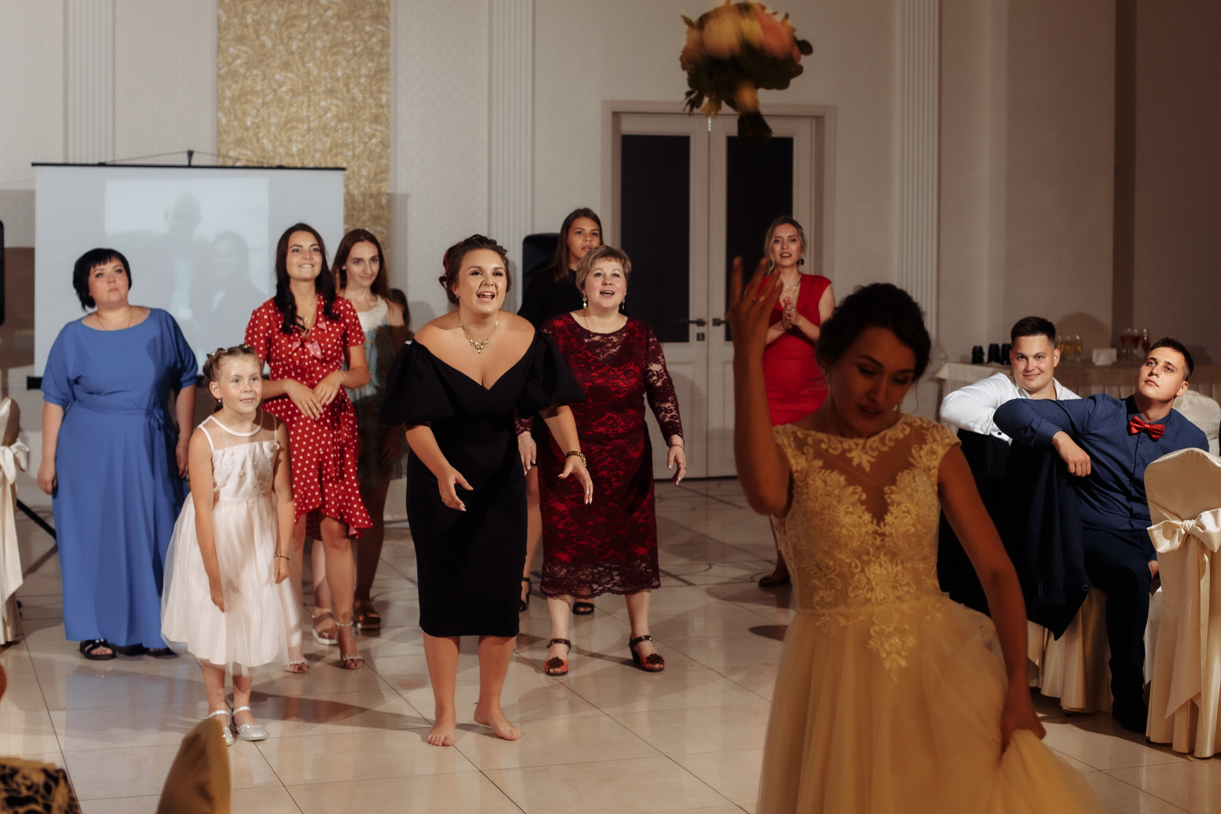 Сборы с друзьями и прогулка в кофейне. Миша & Маша. Фотограф Чугунов Александр