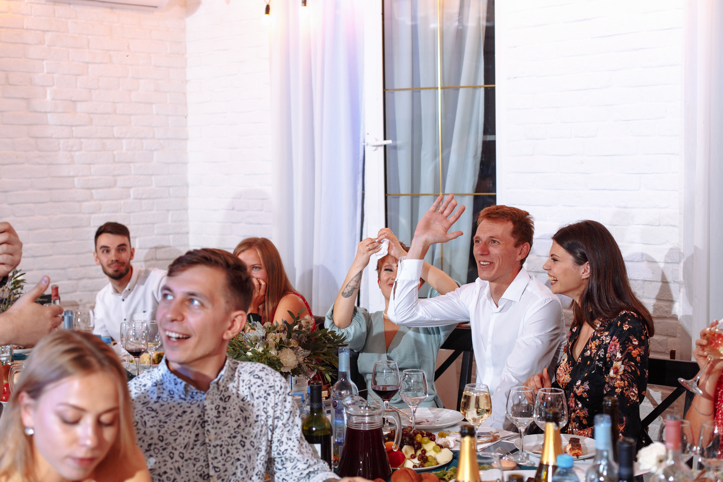 Веселый банкет в коттедже. Арина & Коля. Фотограф Чугунов Александр