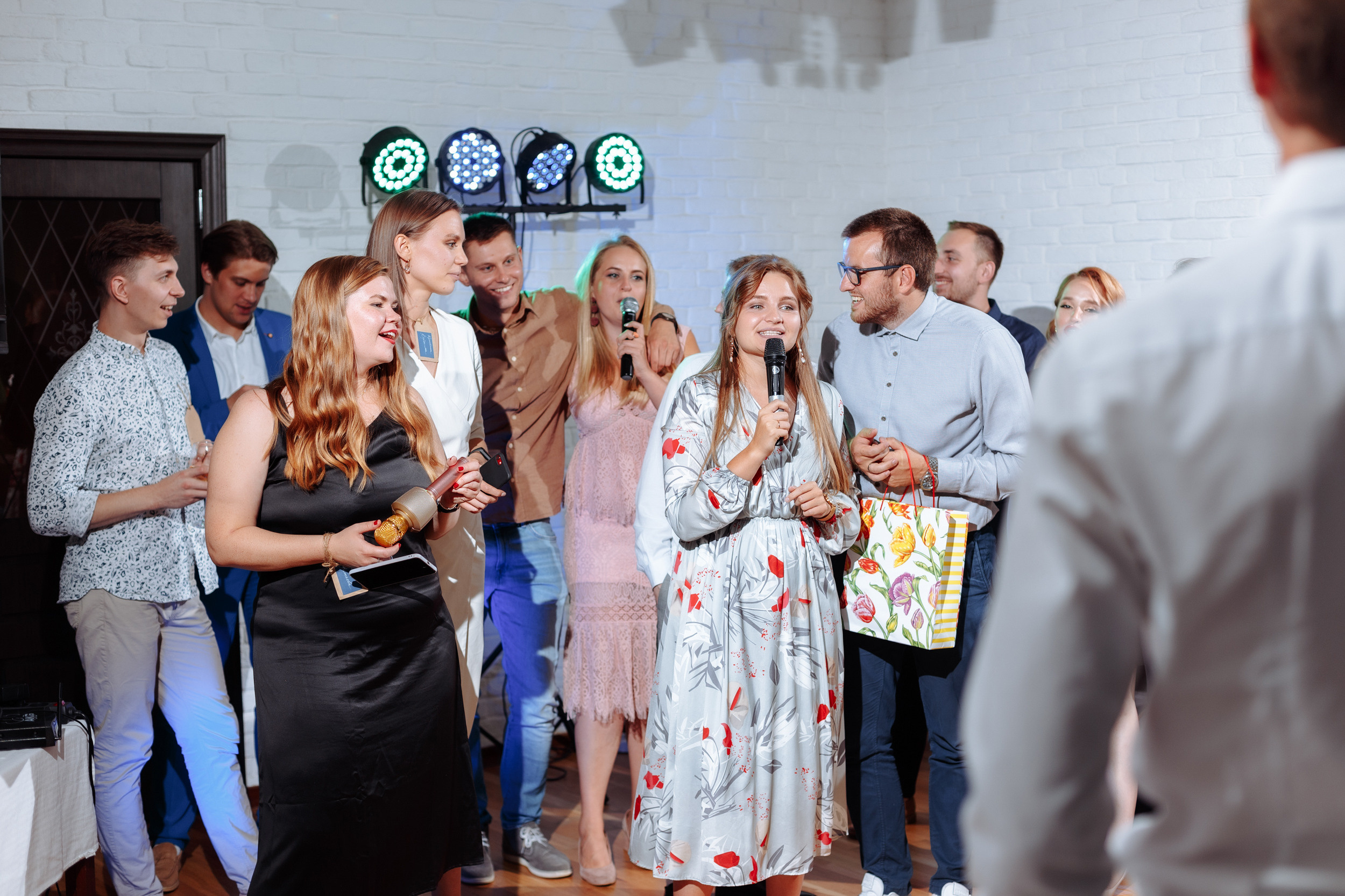 Веселый банкет в коттедже. Арина & Коля. Фотограф Чугунов Александр