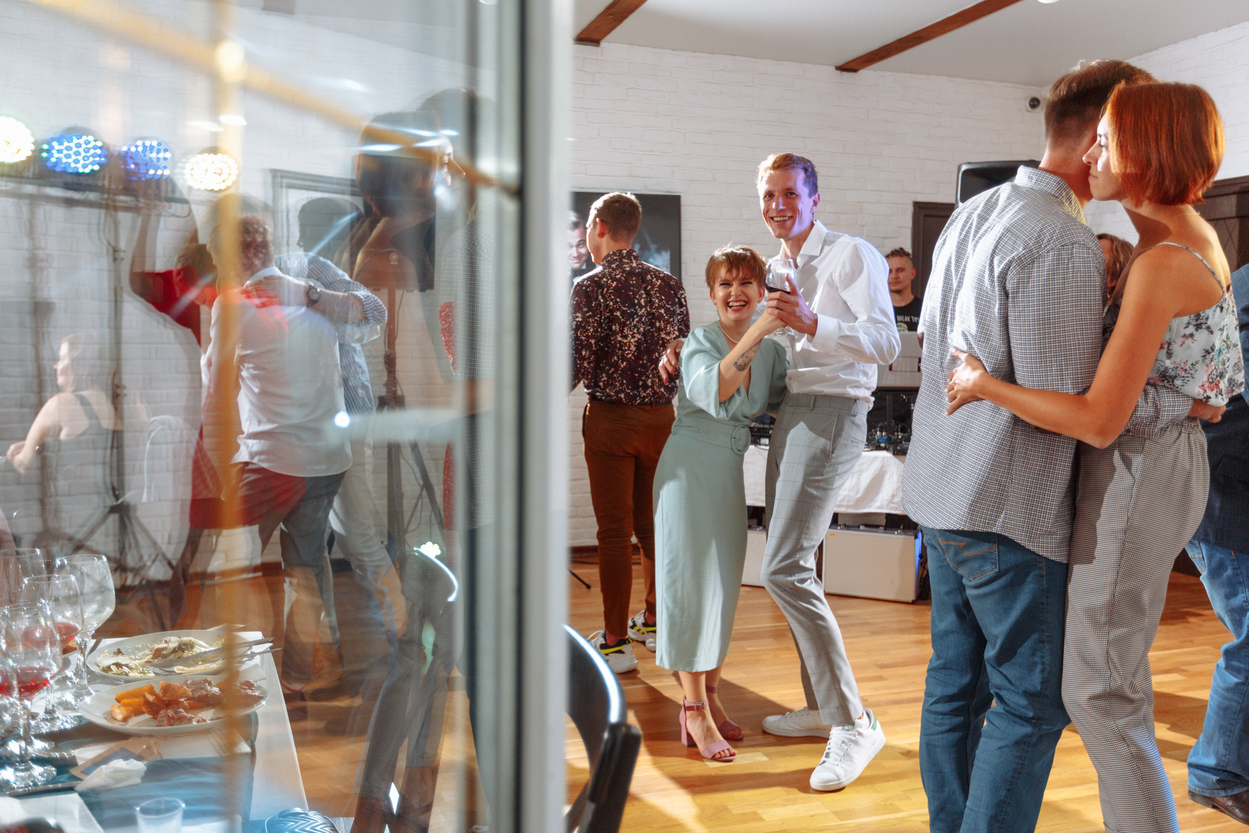 Веселый банкет в коттедже. Арина & Коля. Фотограф Чугунов Александр