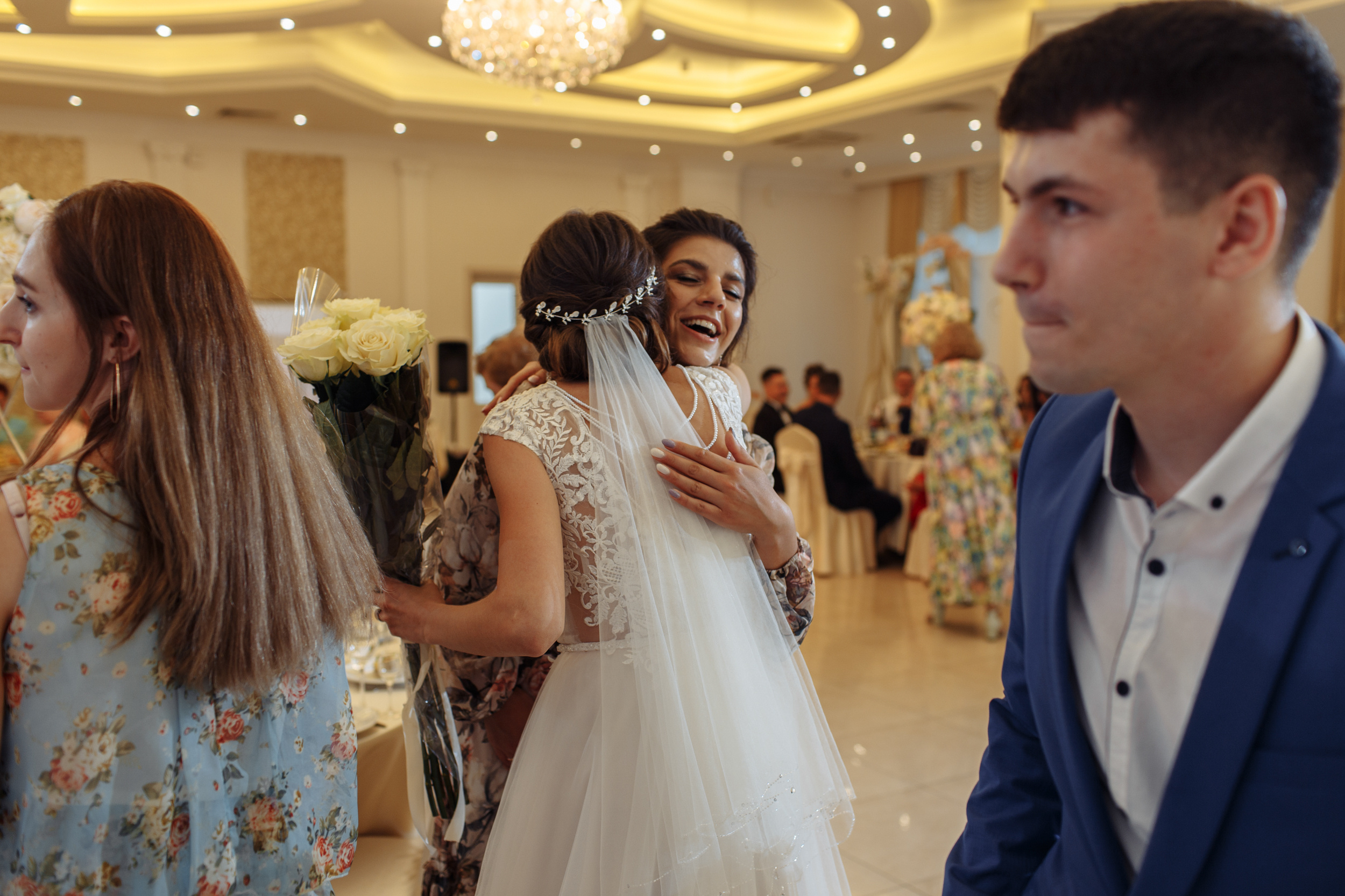 Сборы с друзьями и прогулка в кофейне. Миша & Маша. Фотограф Чугунов Александр