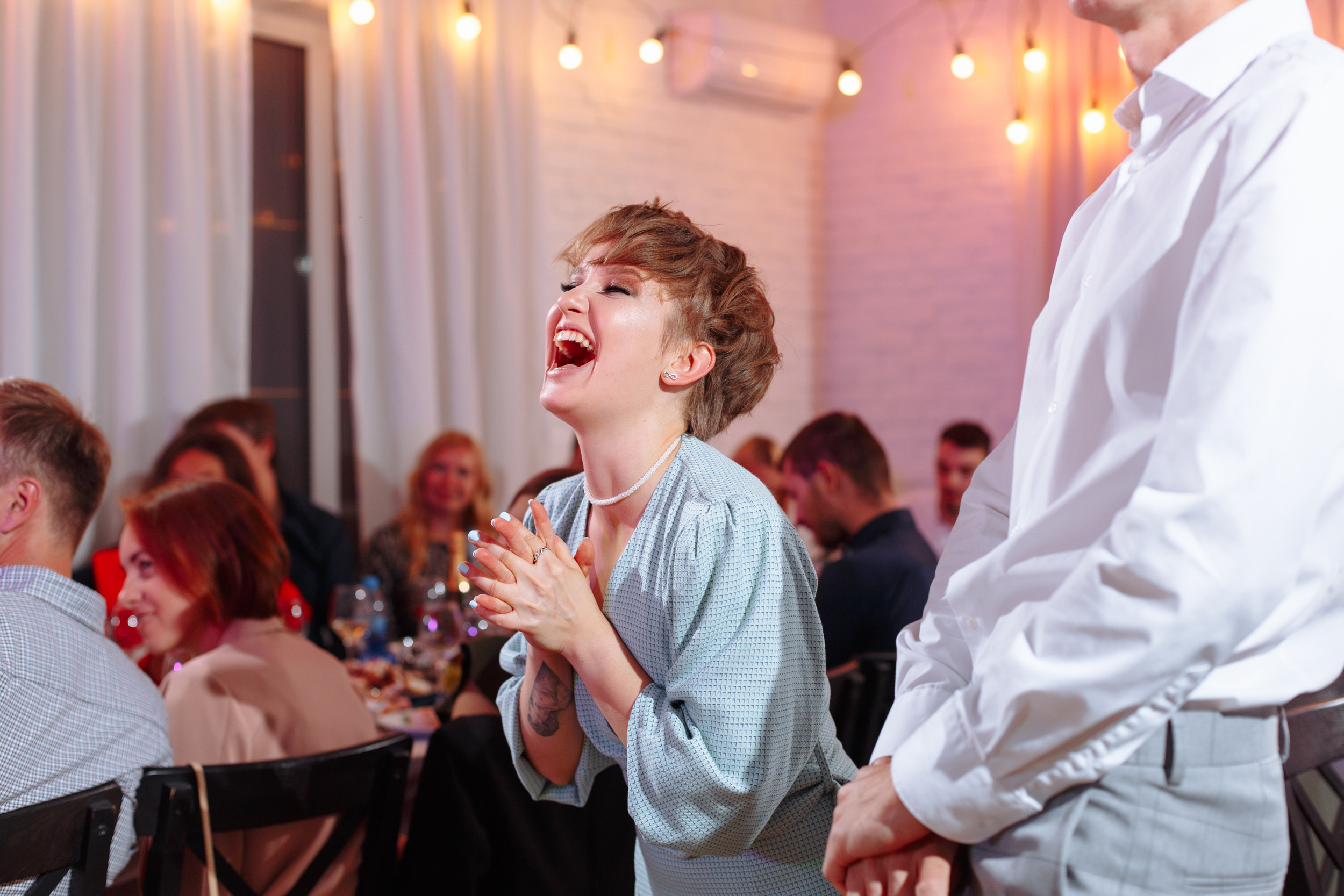 Веселый банкет в коттедже. Арина & Коля. Фотограф Чугунов Александр