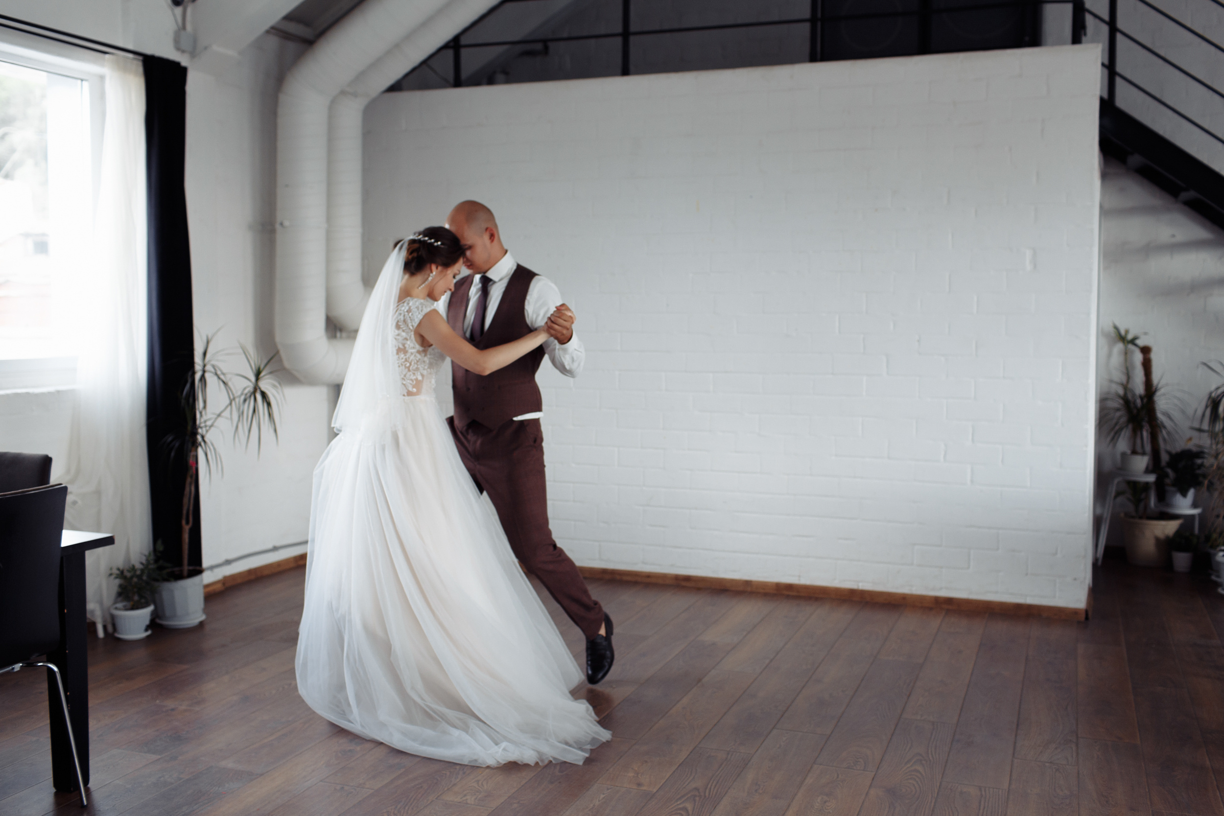 Сборы с друзьями и прогулка в кофейне. Миша & Маша. Фотограф Чугунов Александр