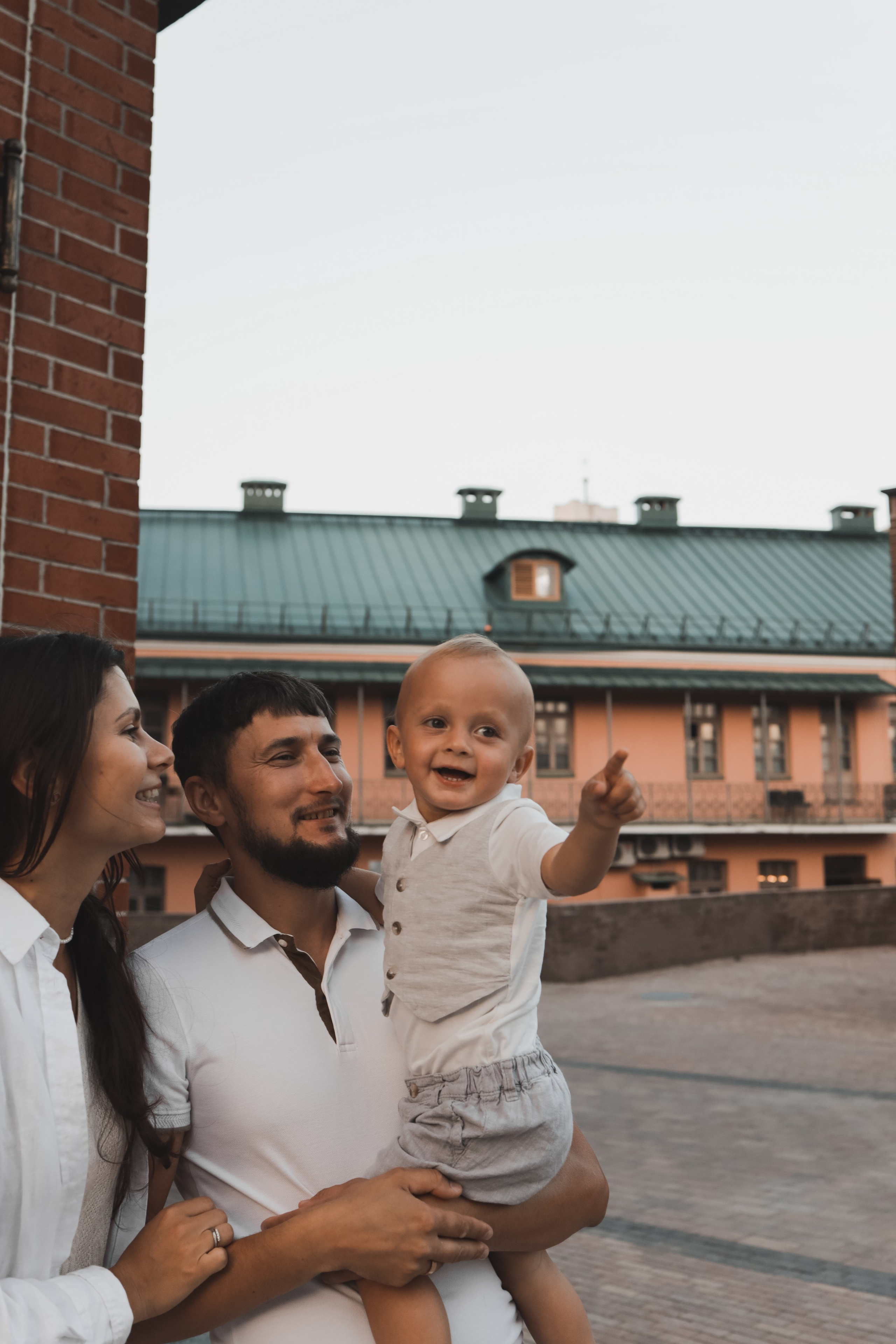 Семейная фотосессия в городе. Детский и семейный фотограф в Минске Дарья Арашкович