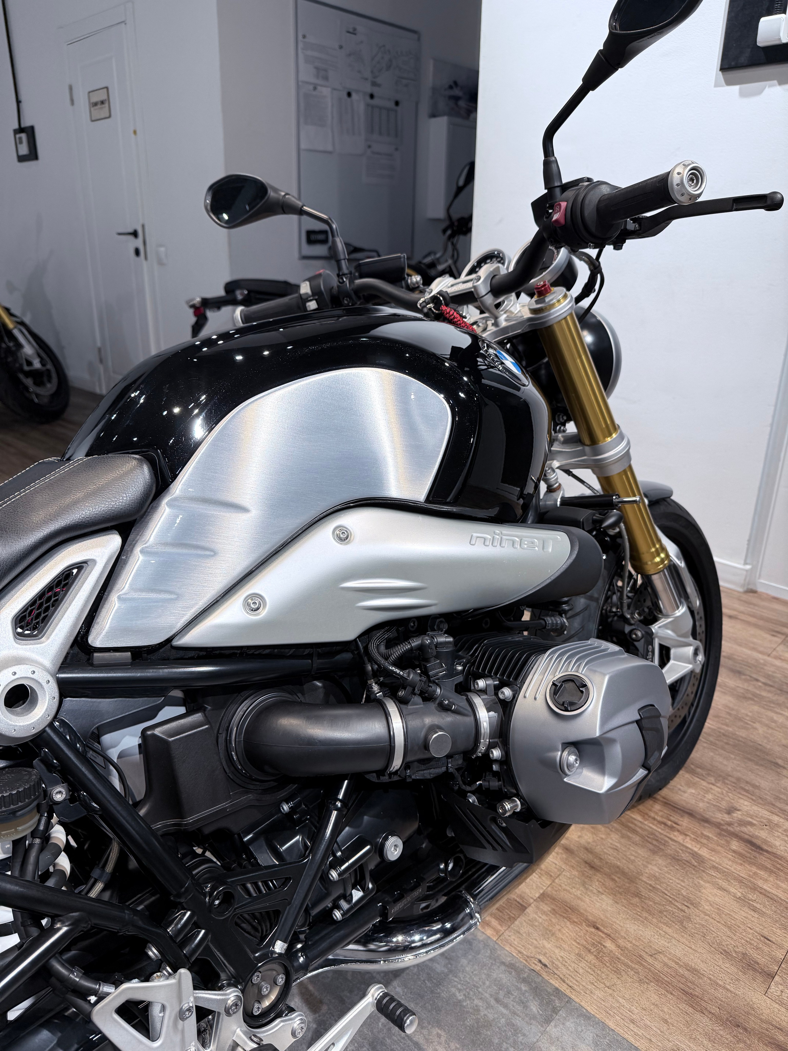 2017 BMW R Nine T Black Storm (VIN *WB10*2681). Hello Davidson, Москва. Только хорошие мотоциклы…