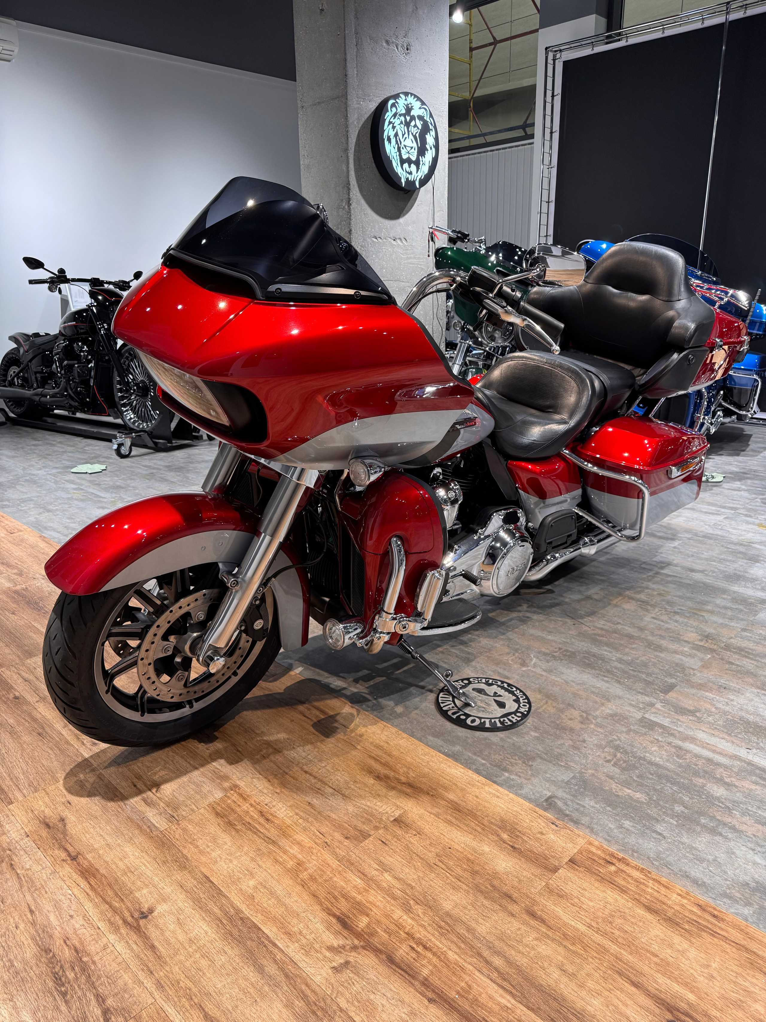 Harley Davidson 2019 Road Glide Ultra (Touring) — купить мотоцикл. Hello Davidson, Москва. Только хорошие мотоциклы…