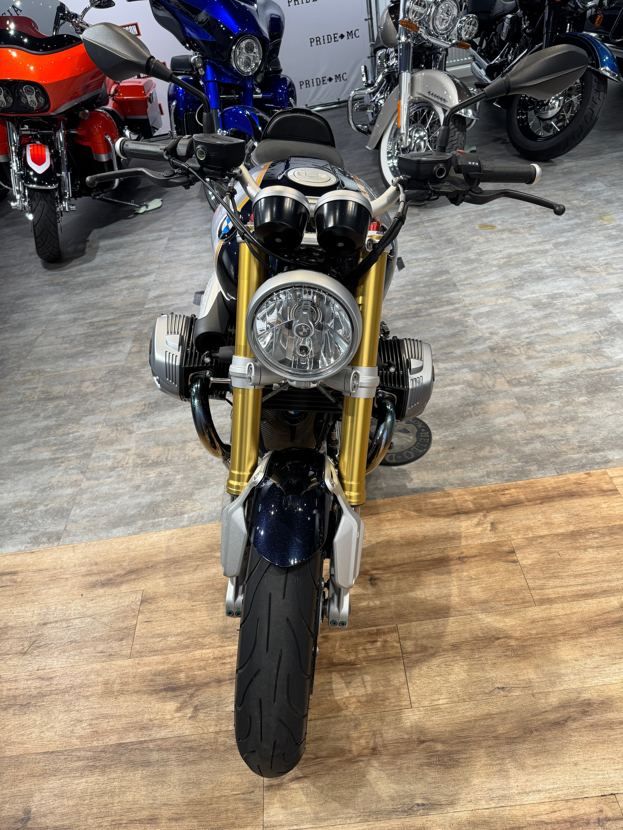 Мотоциклы Harley-Davidson BMW R Nine T (Option 719) — купить мотоцикл. Hello Davidson, Москва. Только хорошие мотоциклы…