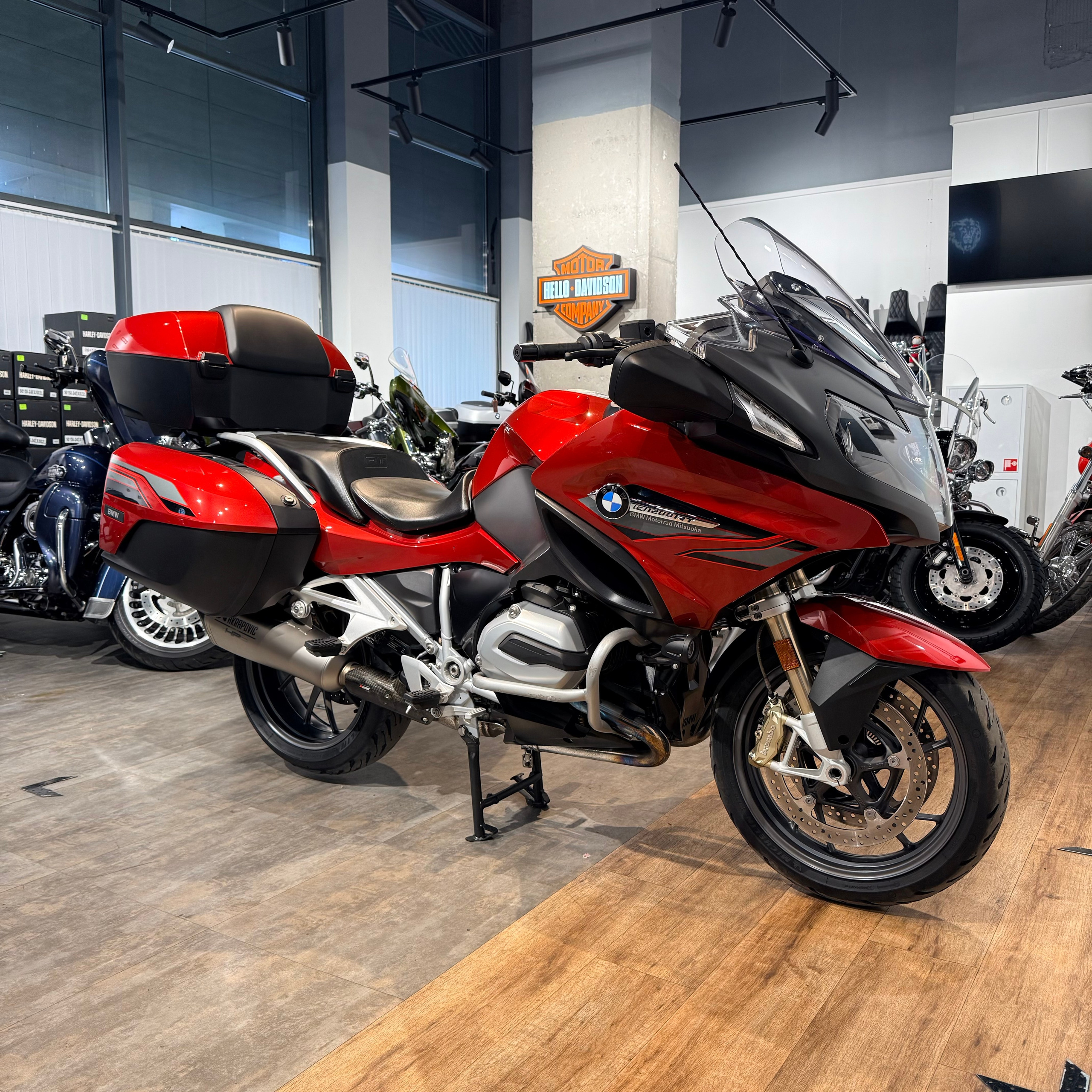 2018 BMW R1200RT Mars Red Metallic 23K (VIN *WB10*5398). Hello Davidson, Москва. Только хорошие мотоциклы…
