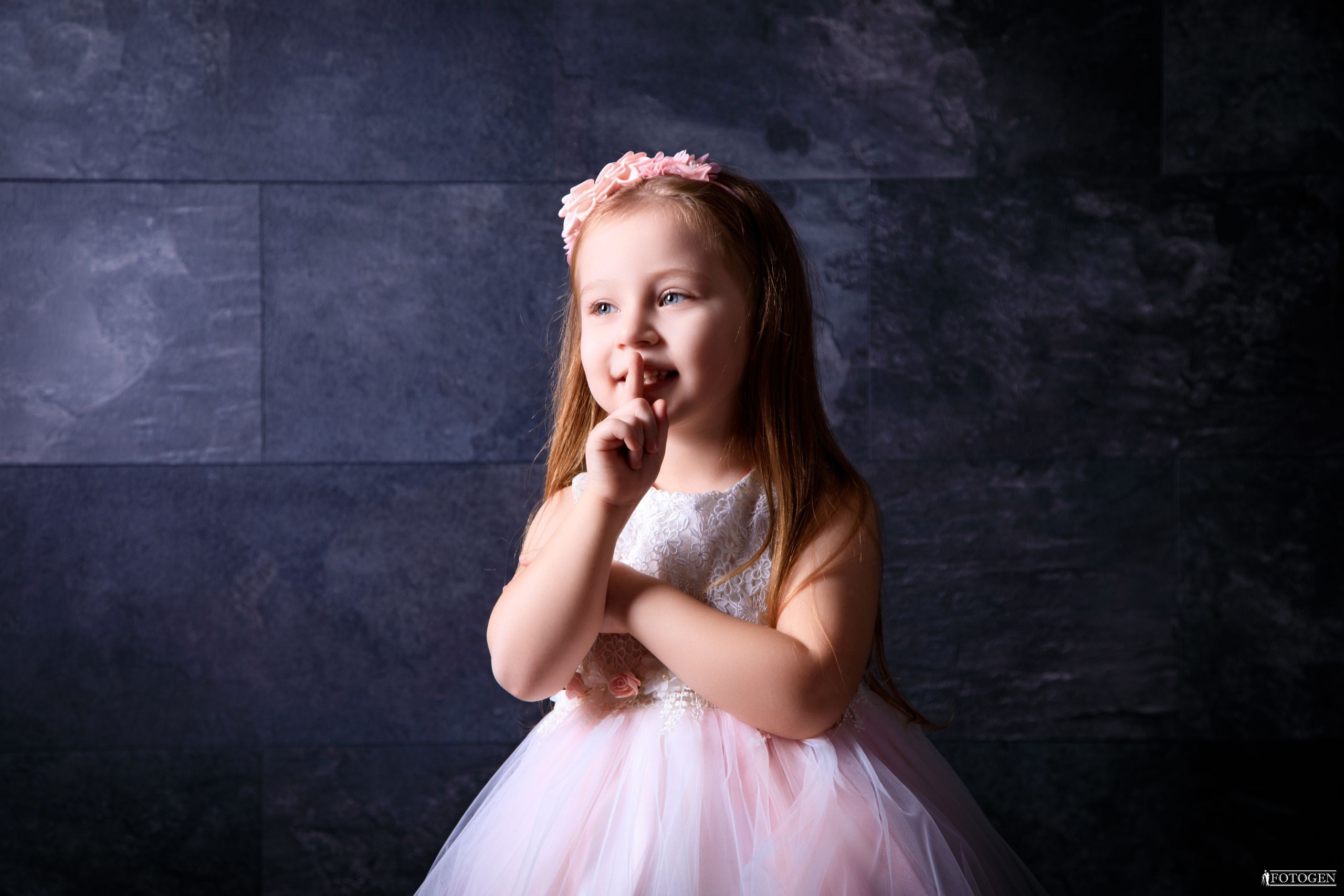 Фотосессия Девочек до 10 лет в Интерьере — Fotogen. Интерьерная фотостудия FOTOGEN г. Краснодар