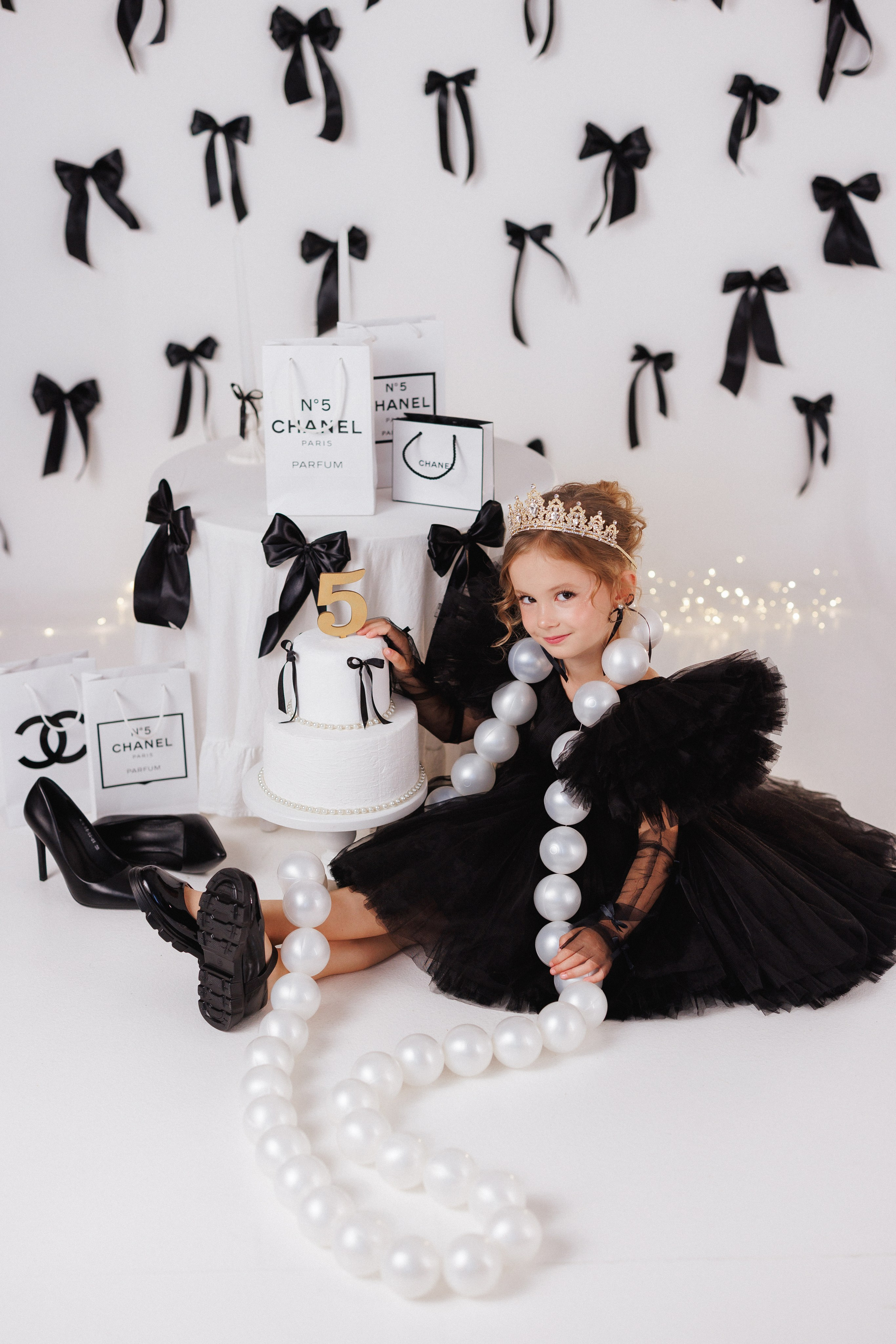 Детская фотосессия к Дню рождения для девочек, фотостудия «Антураж». Семейный и детский фотограф в Краснодаре Анна Трашкова