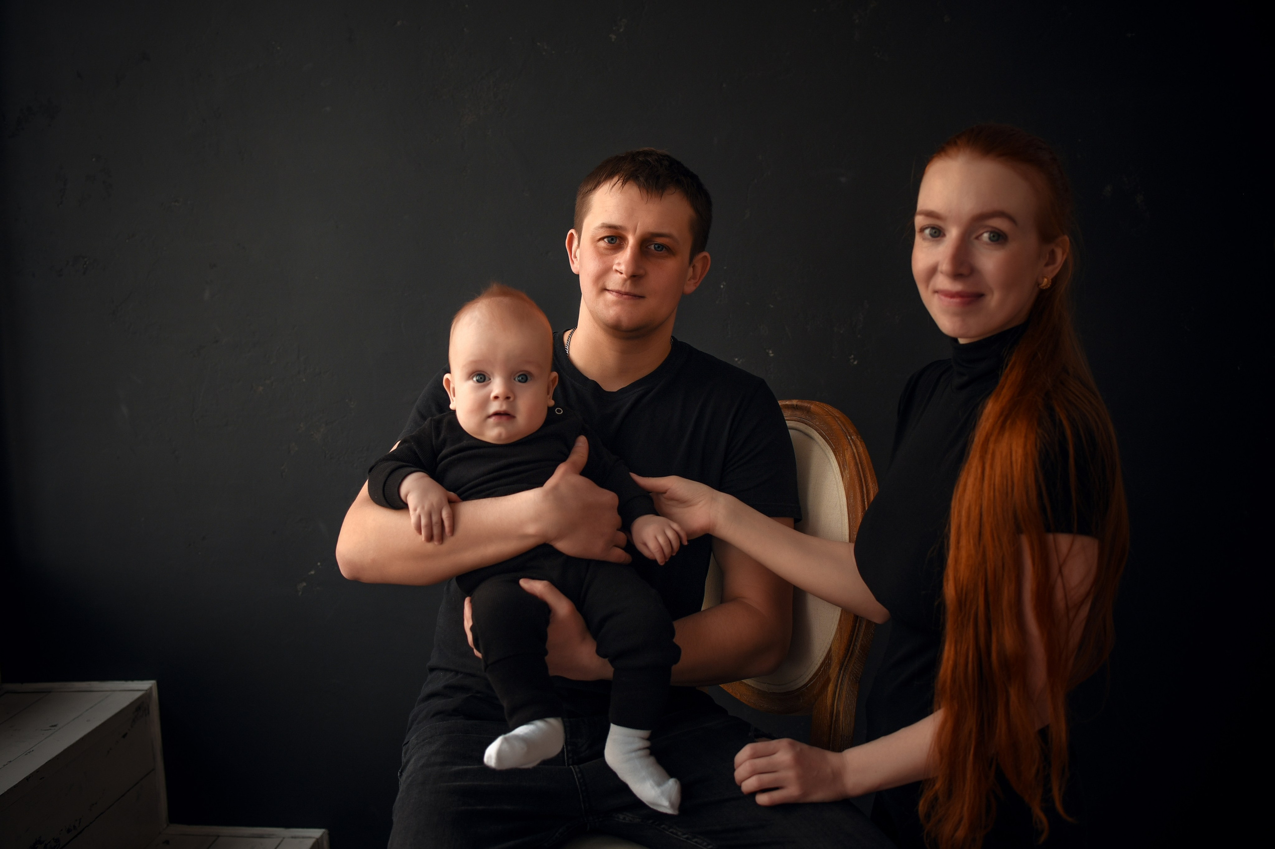 Семейная студийная фотосессия 3. Свадебный, семейный, детский, контент фотограф в Омске Максим Ильин