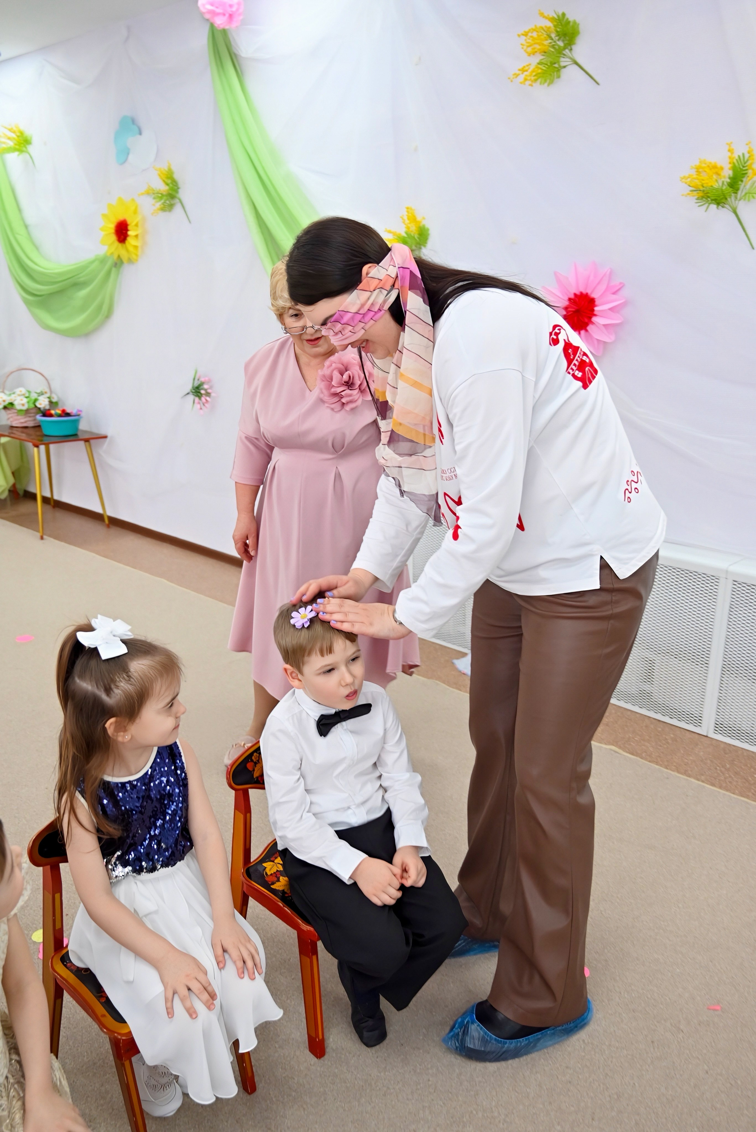Праздник в группе «Дружная семейка». Семейный и детский фотограф Москва