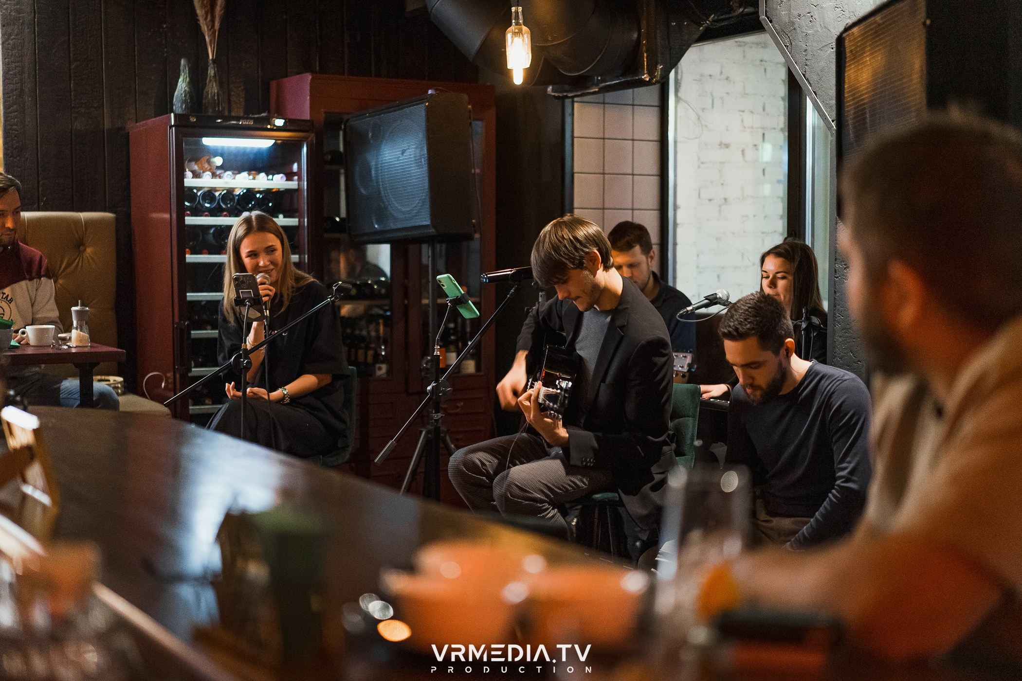 Art Talk с Настоящим Квартирником в баре «Supreme»