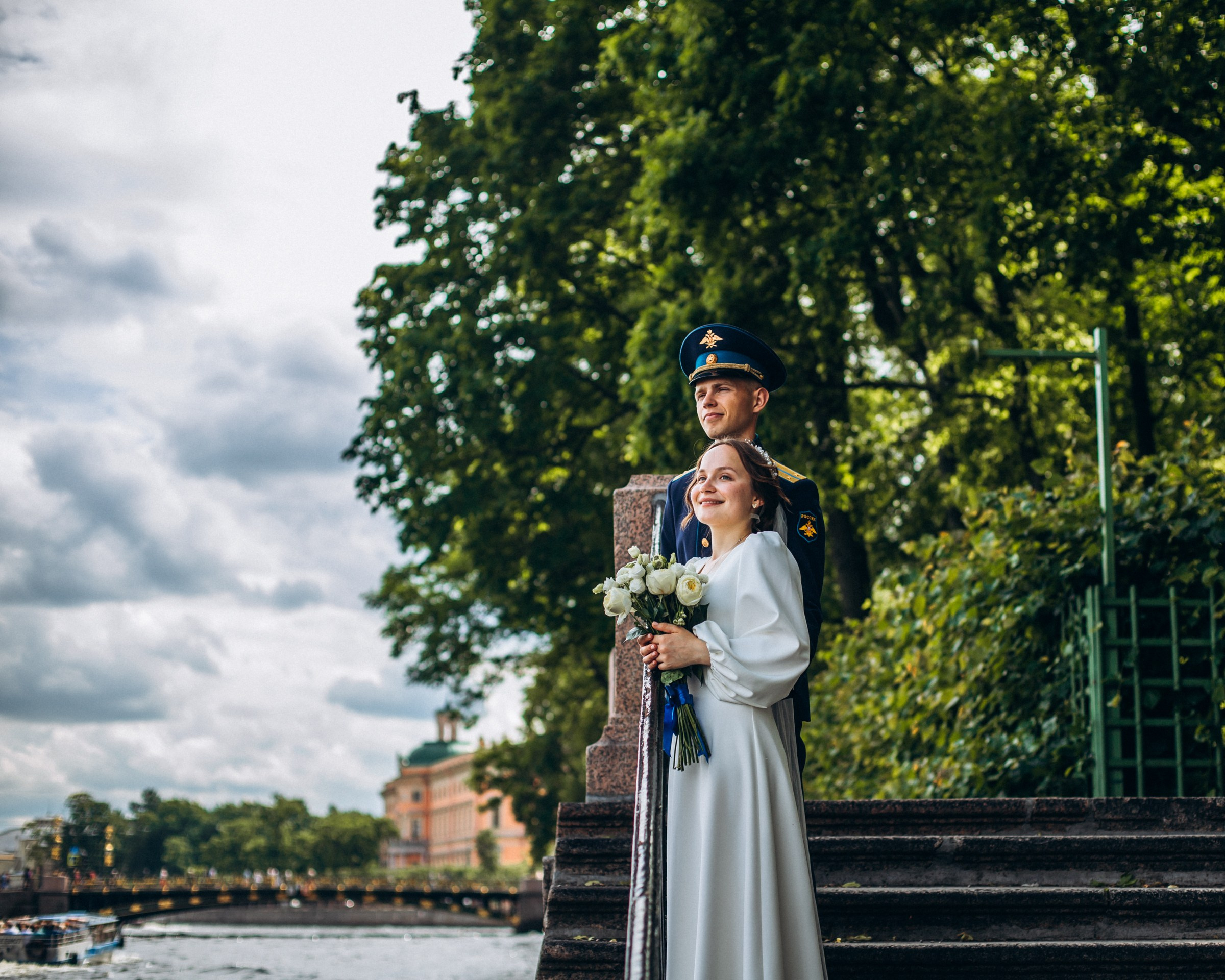 Илья и Ксюша в июне. Фотопрогулка в Петербурге. Индивидуальный и семейный фотограф в Санкт-Петербурге