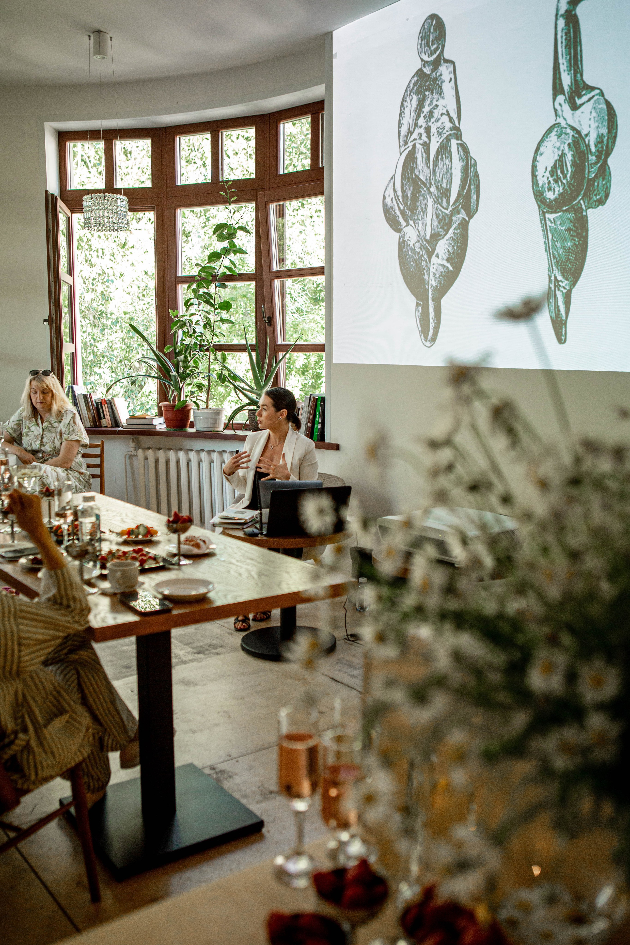 Лекция «Женские архетипы рождения». Фотограф Екатерина Голицына