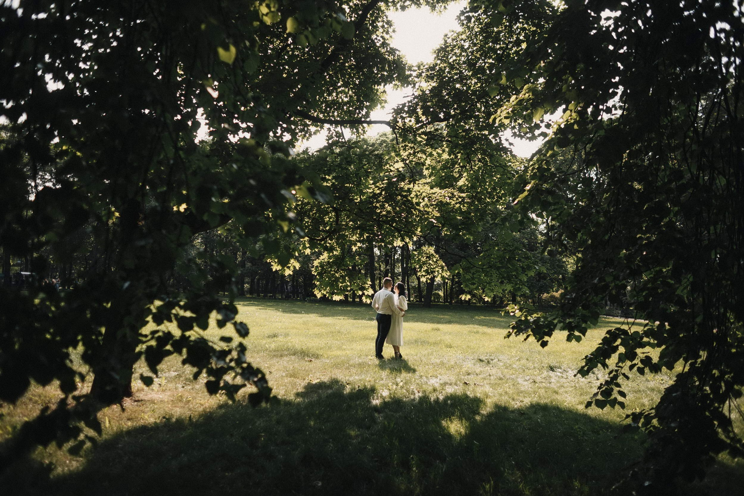 Прогулка. Свадебный фотограф Игорь Брундасов 8PHOTO на свадьбу венчание загс СПб