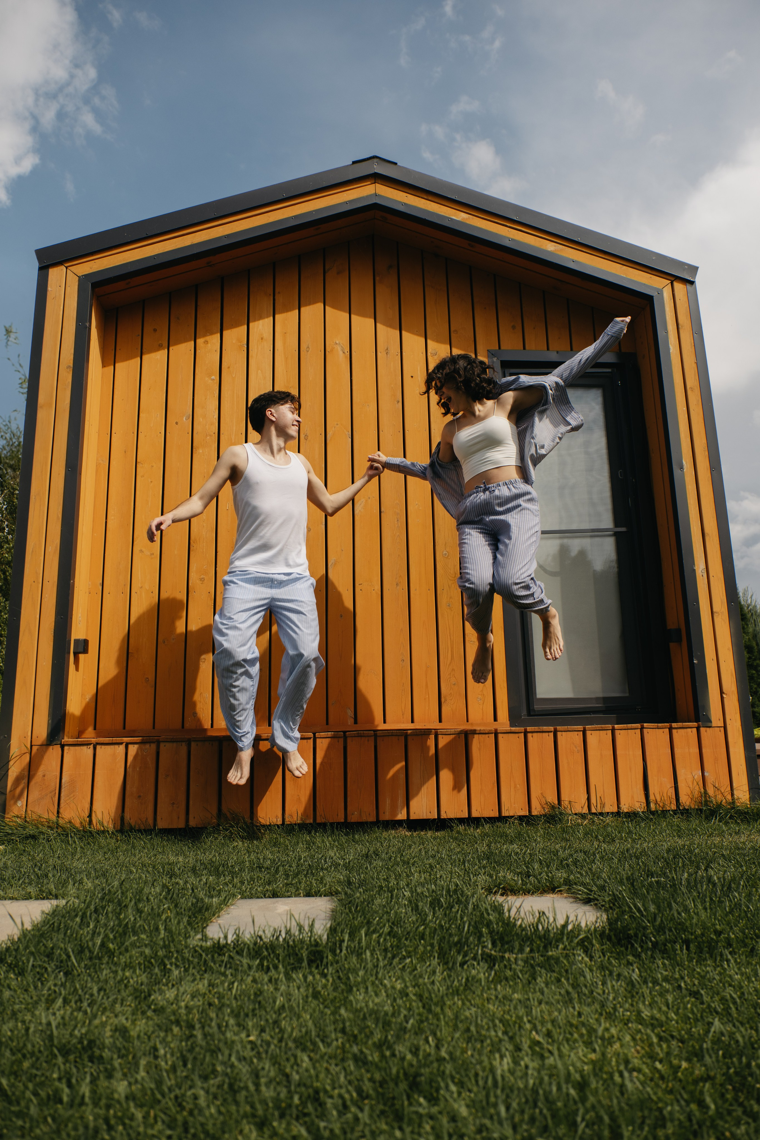 Молодые счастливые. Обо мне