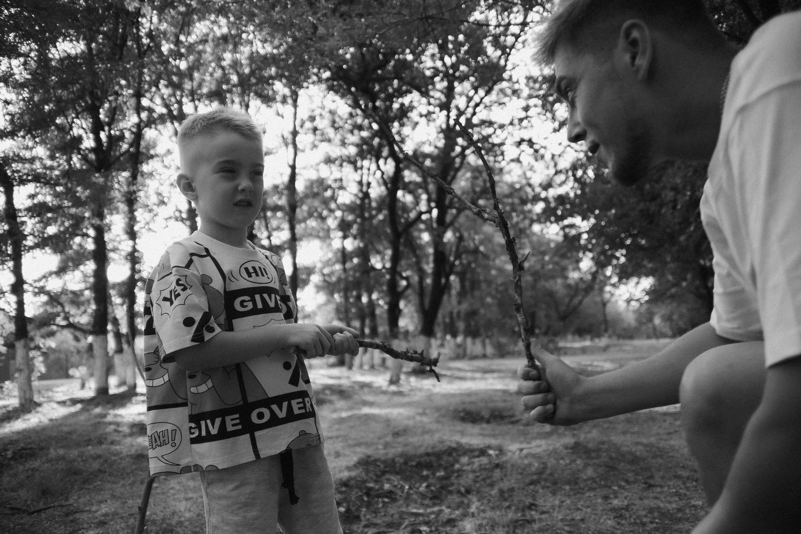 Папа учит сына кататься на велосипеде. Фотограф в Крыму | Виктория Нотевская