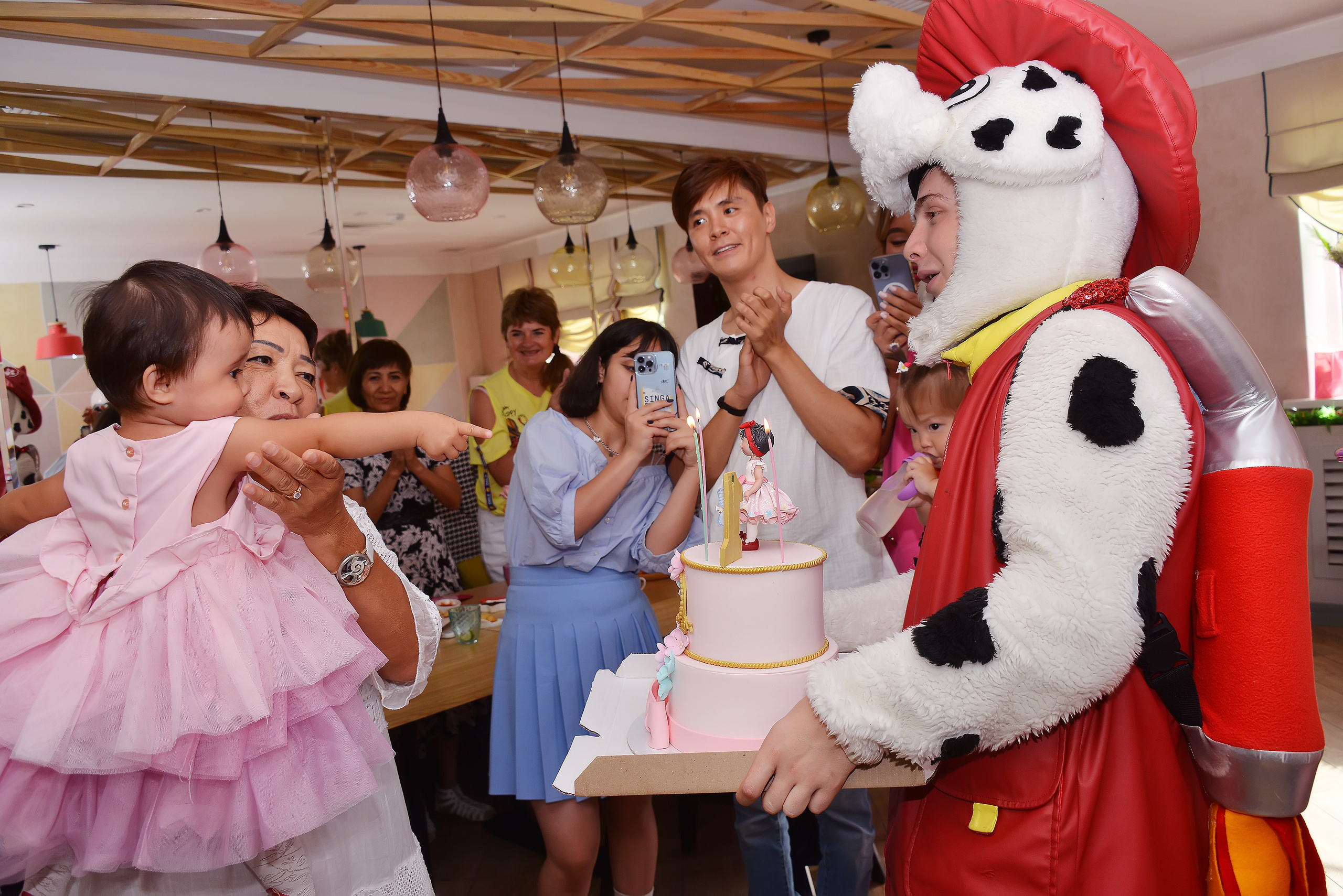 Дети-5 (Адель-1годик). Фотосъёмка. Фотограф Сергей Авдеев-семейный и детский фотограф в Алматы
