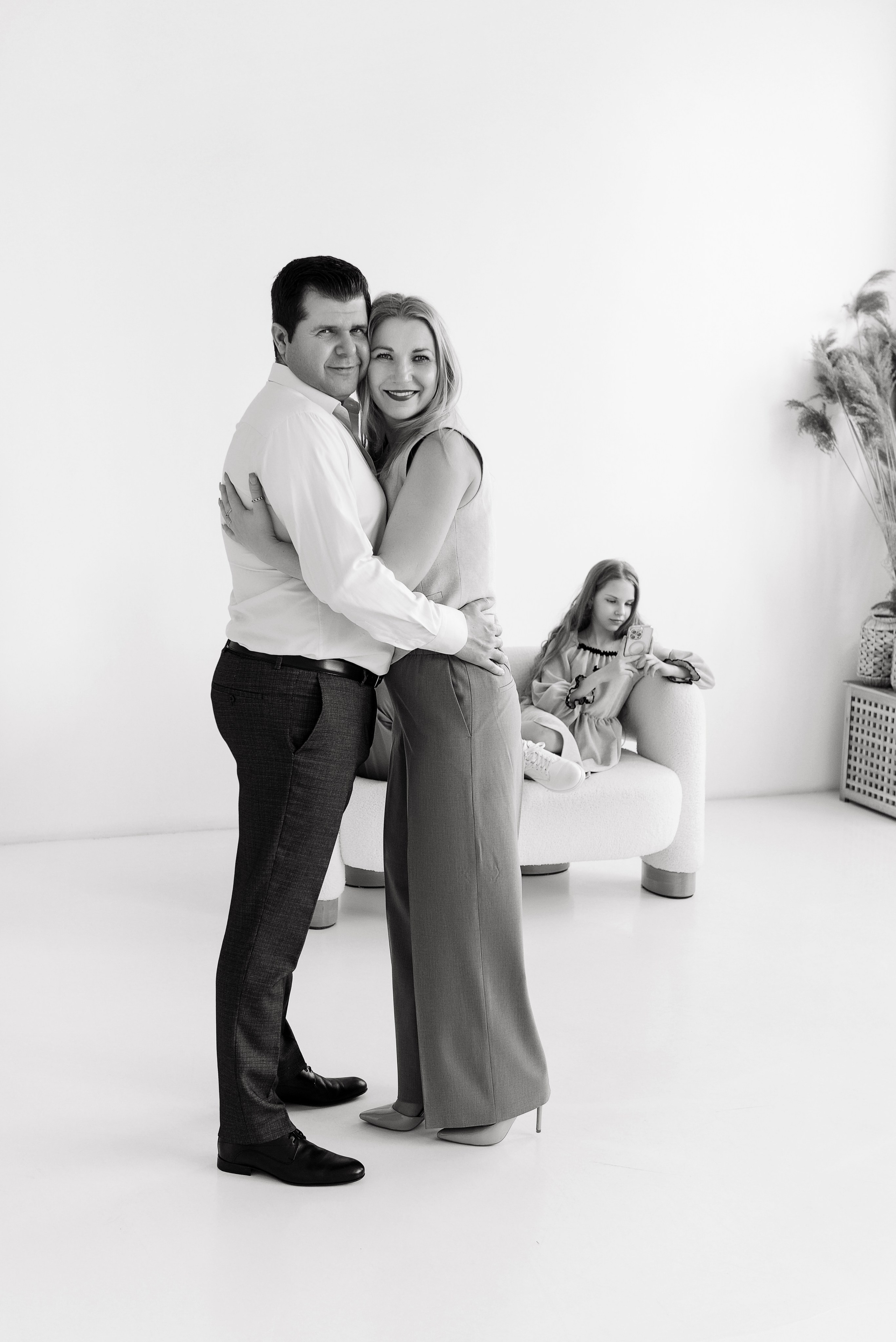 Семейная съемка в студии в Москве. Детский фотограф в Долгопрудном и Москве