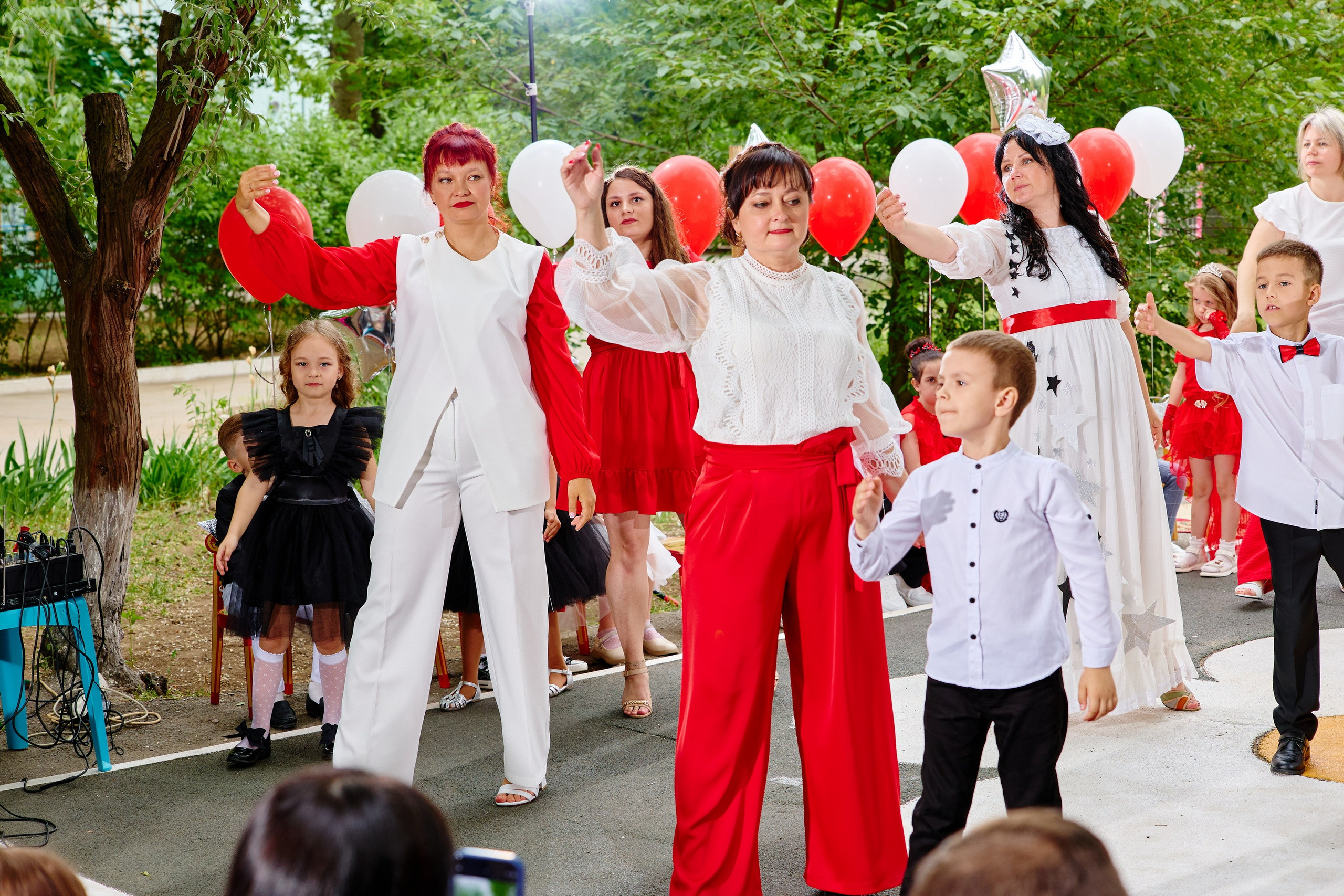 Выпускной 45 сад. Фотограф Выпускные альбомы Таганрог Сергей Коробченко