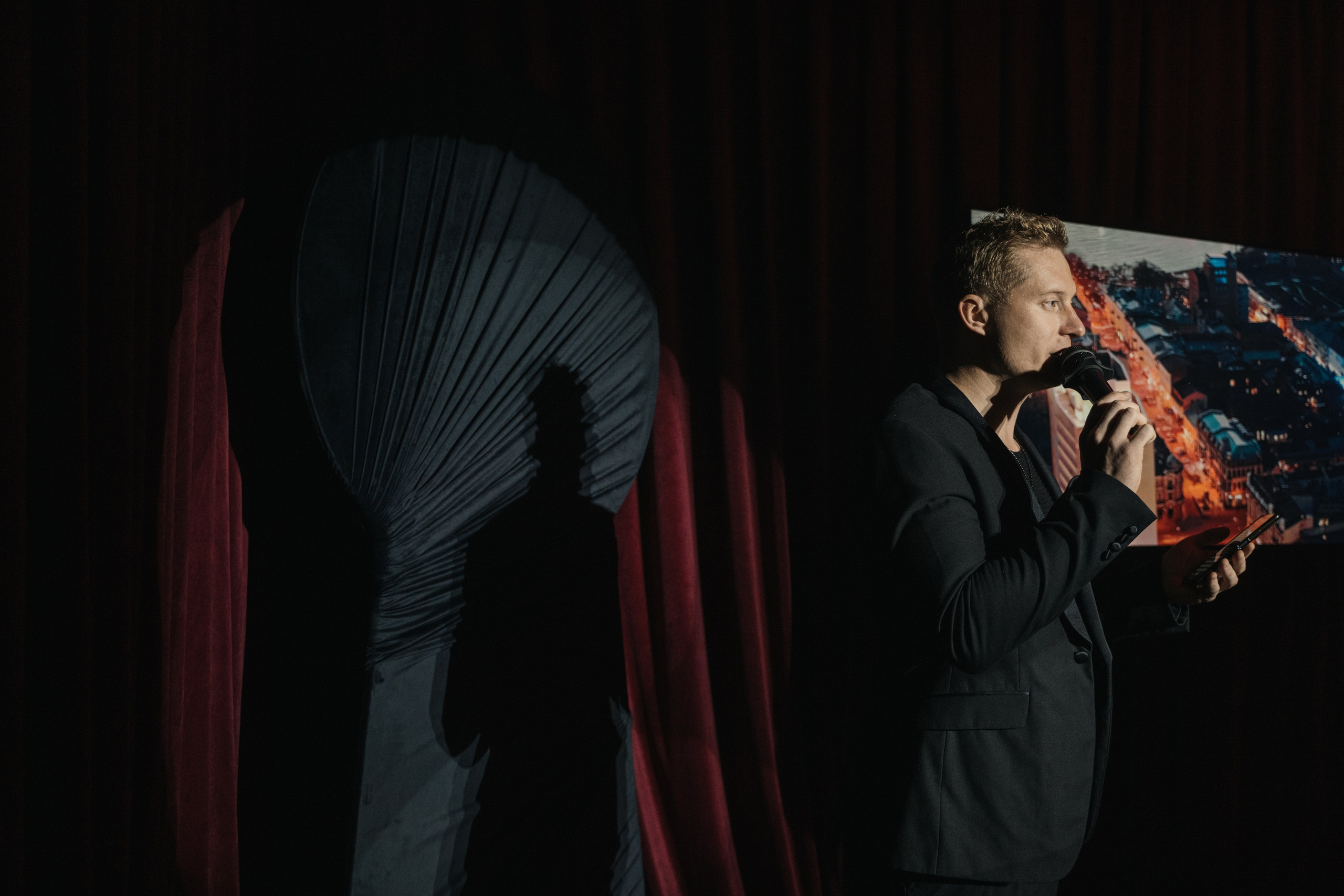 Открываю двери без ключа. Фотограф Евстигнеев Илья