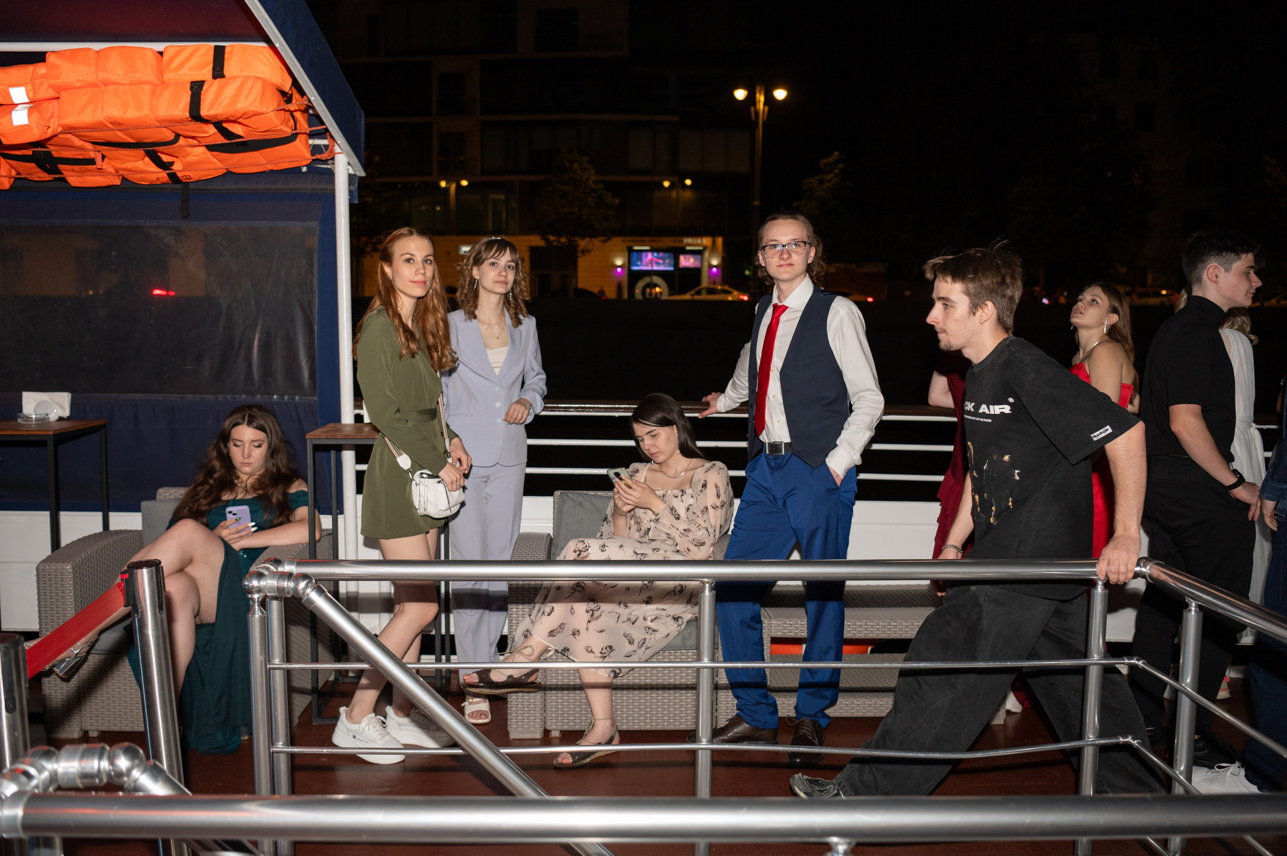 Выпускной вечер 11 класс на теплоходе. Детский и семейный фотограф г. Москва Оксана Катаджи