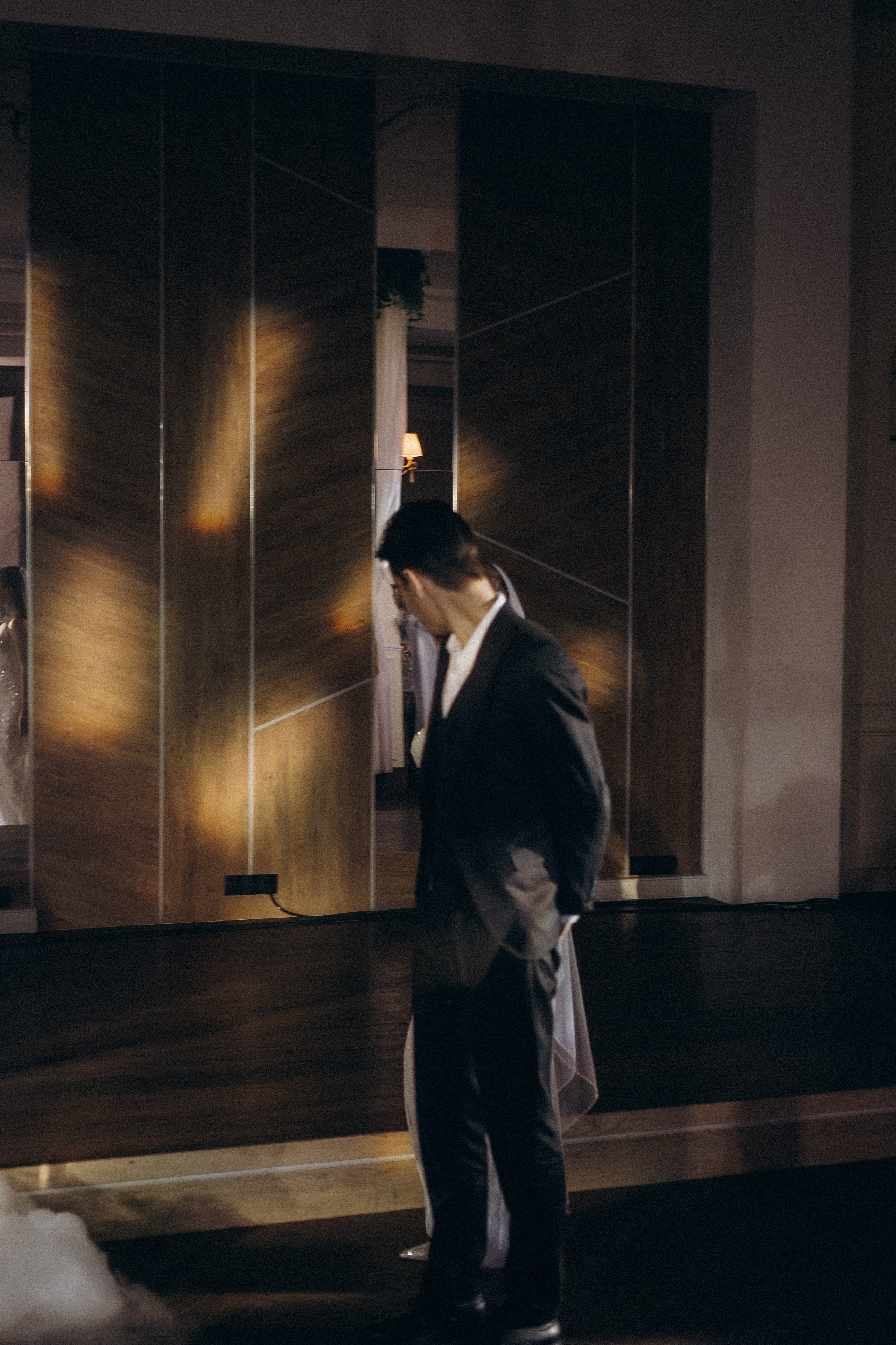 ПЕРВЫЙ ТАНЕЦ МОЛОДЫХ НА БАНКЕТЕ. ТРОГАТЕЛЬНЫЙ МОМЕНТ (СНЯТО В СИБИРЕ В НИЖНЕВАРТОВСКЕ). Профессиональный фотограф, Санкт-Петербург — Виктория Богомолова