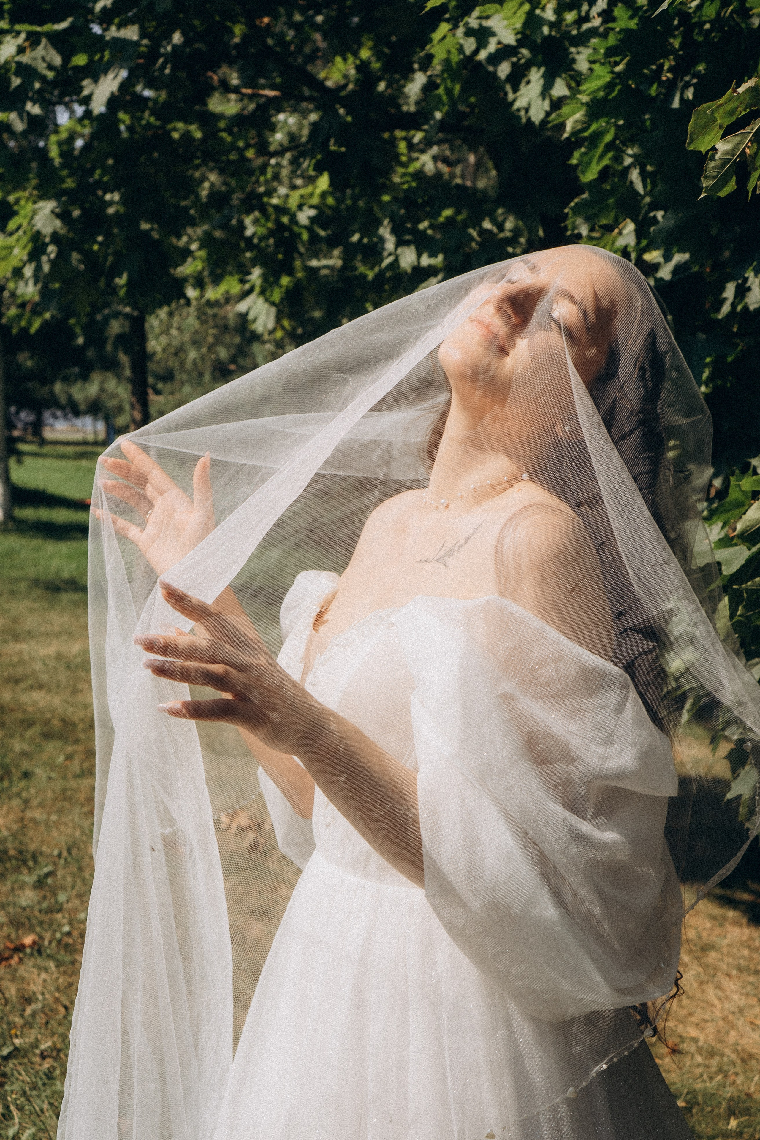 СВАДЕБНАЯ СЬЕМК В ПАРКЕ 300-ЛЕТИЯ. Профессиональный фотограф, Санкт-Петербург — Виктория Богомолова