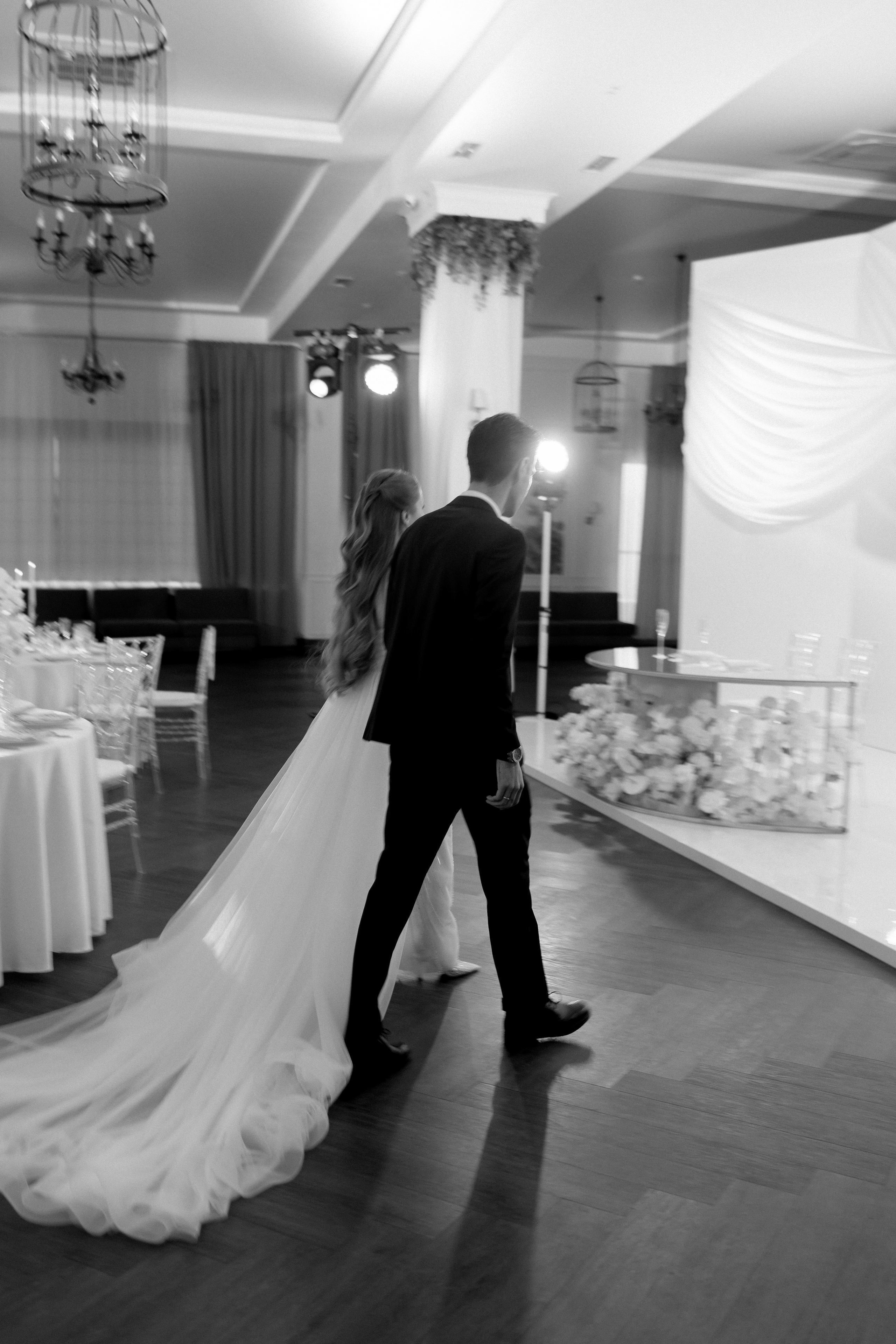 СВАДЕБНАЯ СЬЕМКА СБОРОВ В ОТЕЛЕ И ВЫЕЗД НА ЦЕРЕМОНИЮ (СНЯТО В СИБИРЕ В НИЖНЕВАРТОВСКЕ). Профессиональный фотограф, Санкт-Петербург — Виктория Богомолова