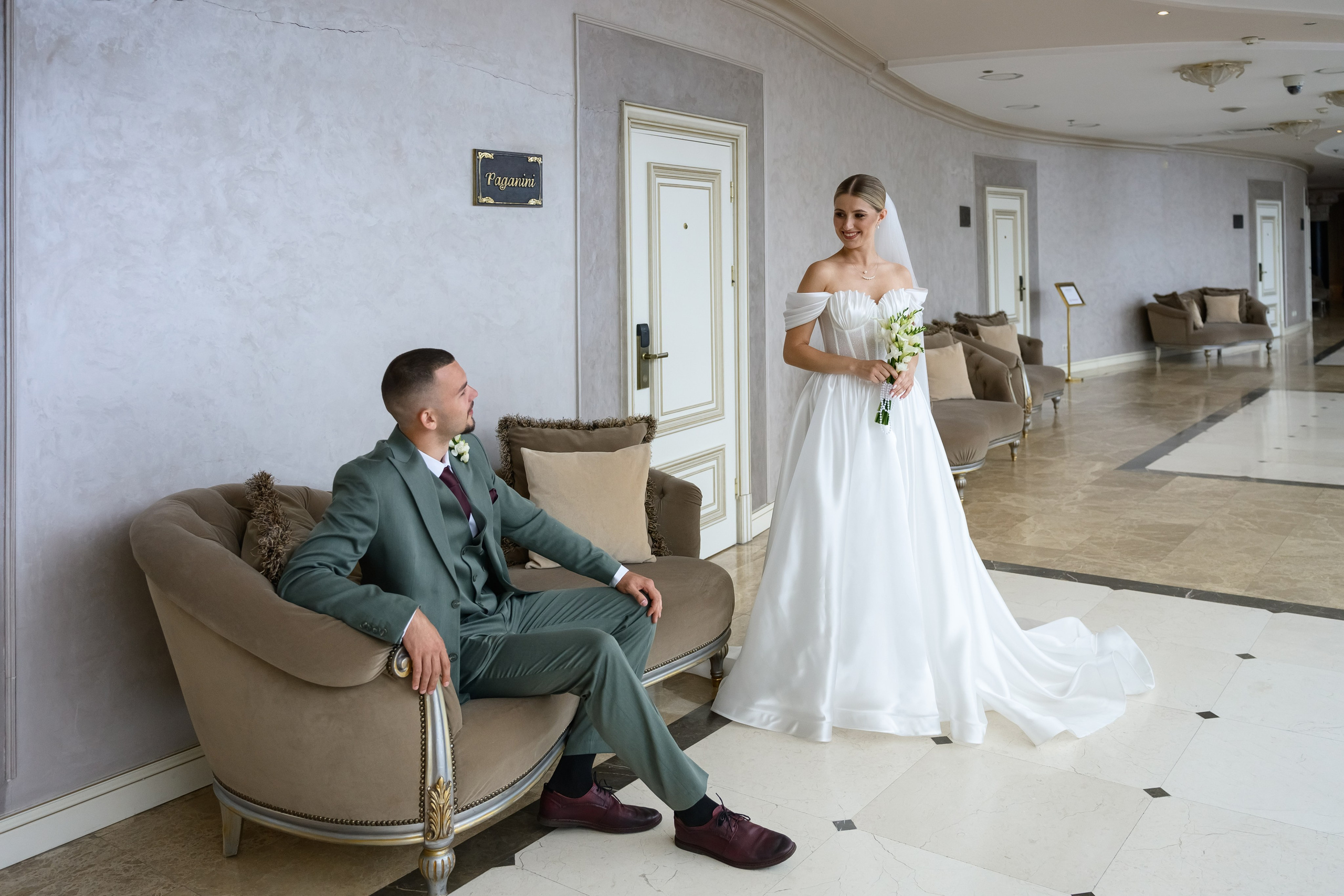 Свадебная фотосессия в отеле «Милан». Свадебный фотограф Москва Юрий Кульман