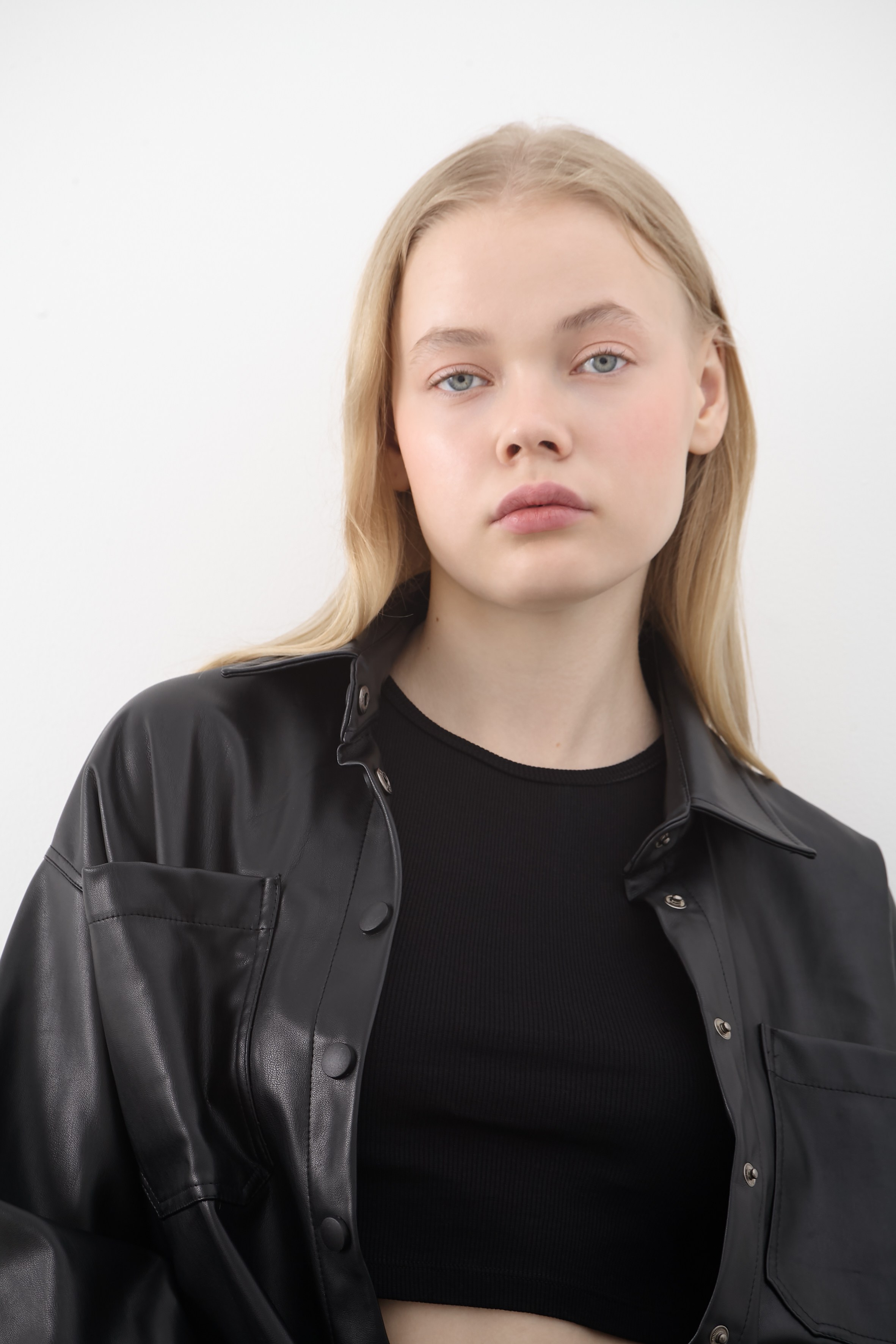 Модельные тесты для Насти. Модельные тесты в Москве. Фотограф Вика Паршина