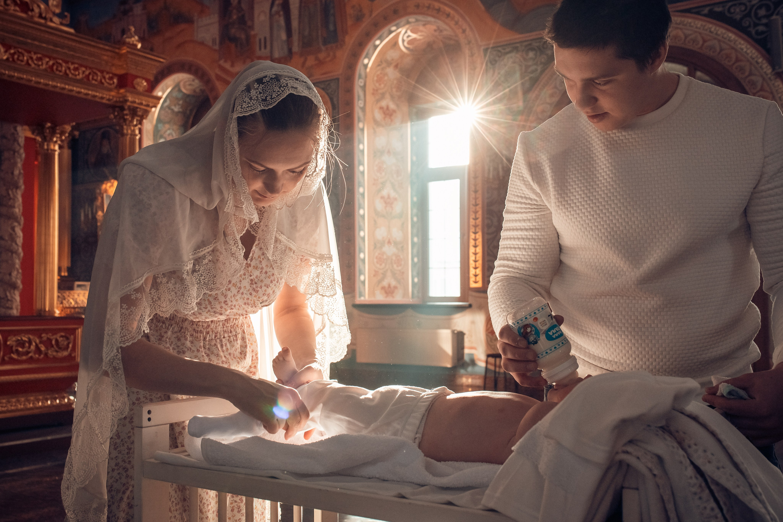 Крещение младенца Леонида в храме Георгия Всеволодовича. Екатерина Крапивина фотограф церковных Таинств в Нижний Новгороде