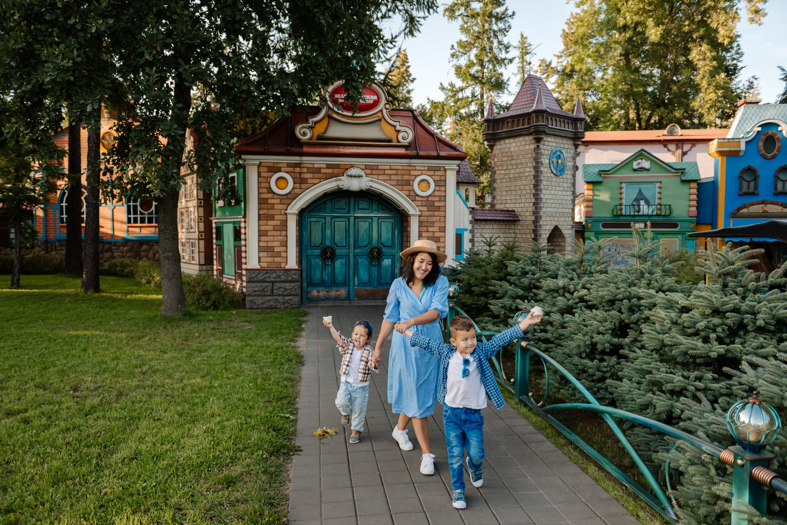 Семейная. Лилия с сыновьями. Свадебный и сеейный фотограф в Санкт-Петербурге Елена Худякова