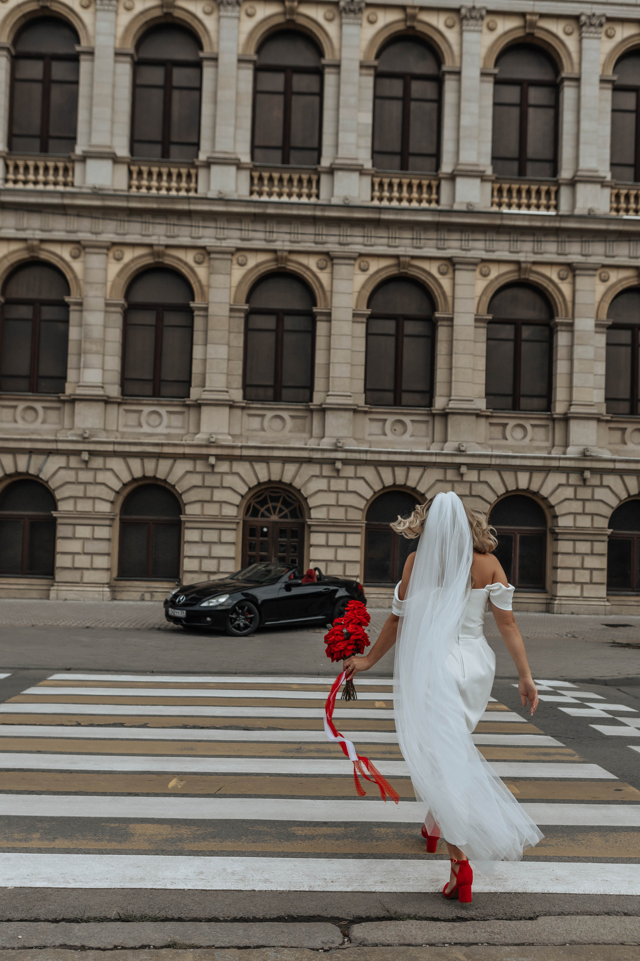 Свадебная съемка на кабриолете. Свадебный фотограф  Калининград | Москва|