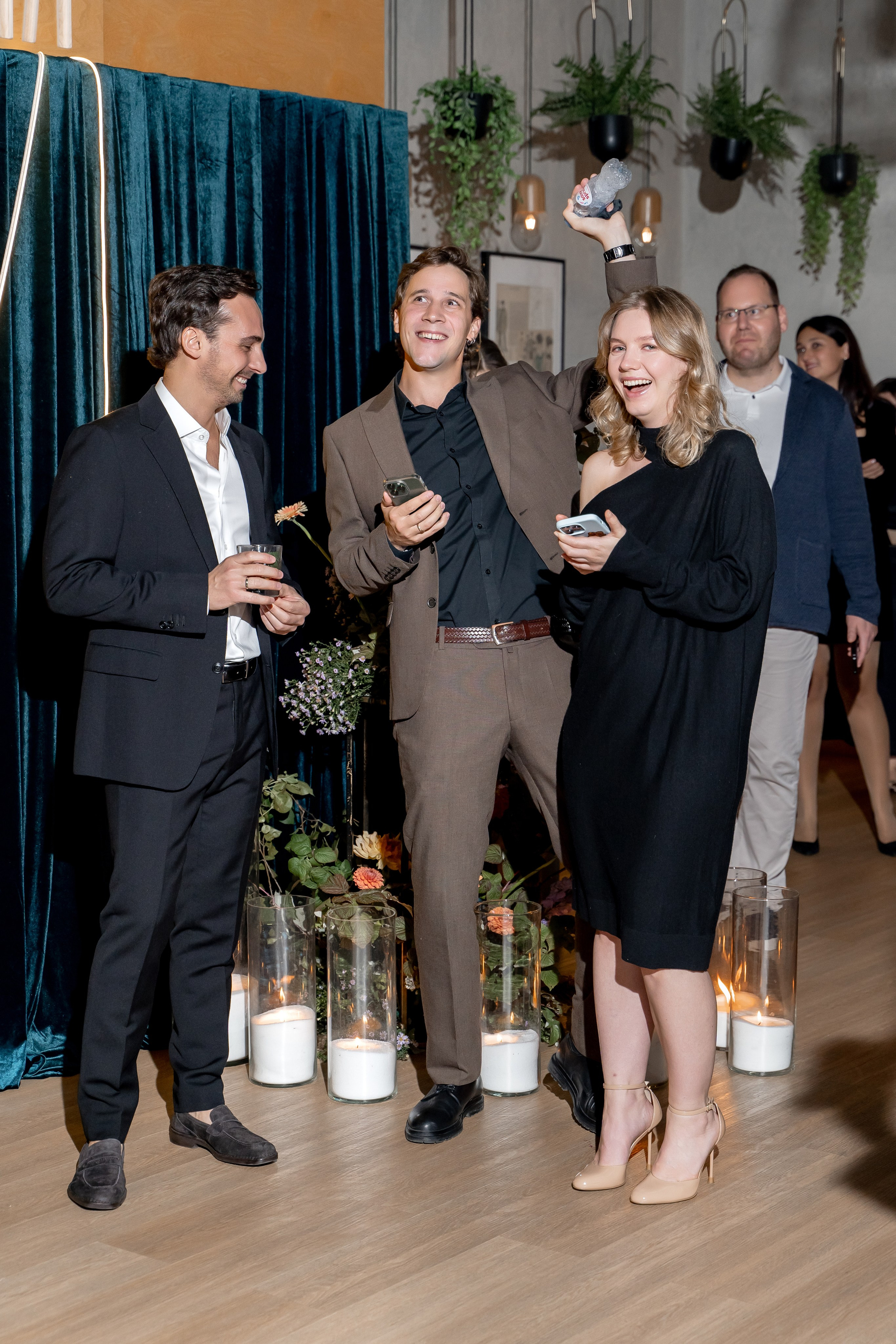 Репортаж мероприятия, репортажная съемка в Москве и Московской области, фотограф на мероприятие, фотосъемка юбилея, репортаж свадьбы, event, фотосессия на фотозоне, фотограф на юбилей, фотограф на день рождения, репортажный фотограф, съемка мероприятия, съемка на фотозоне, фотограф на корпоратив, фотограф на свадьбу, фотограф на детский праздник, фотограф на выпускной. Свадебный репортаж в лофте.