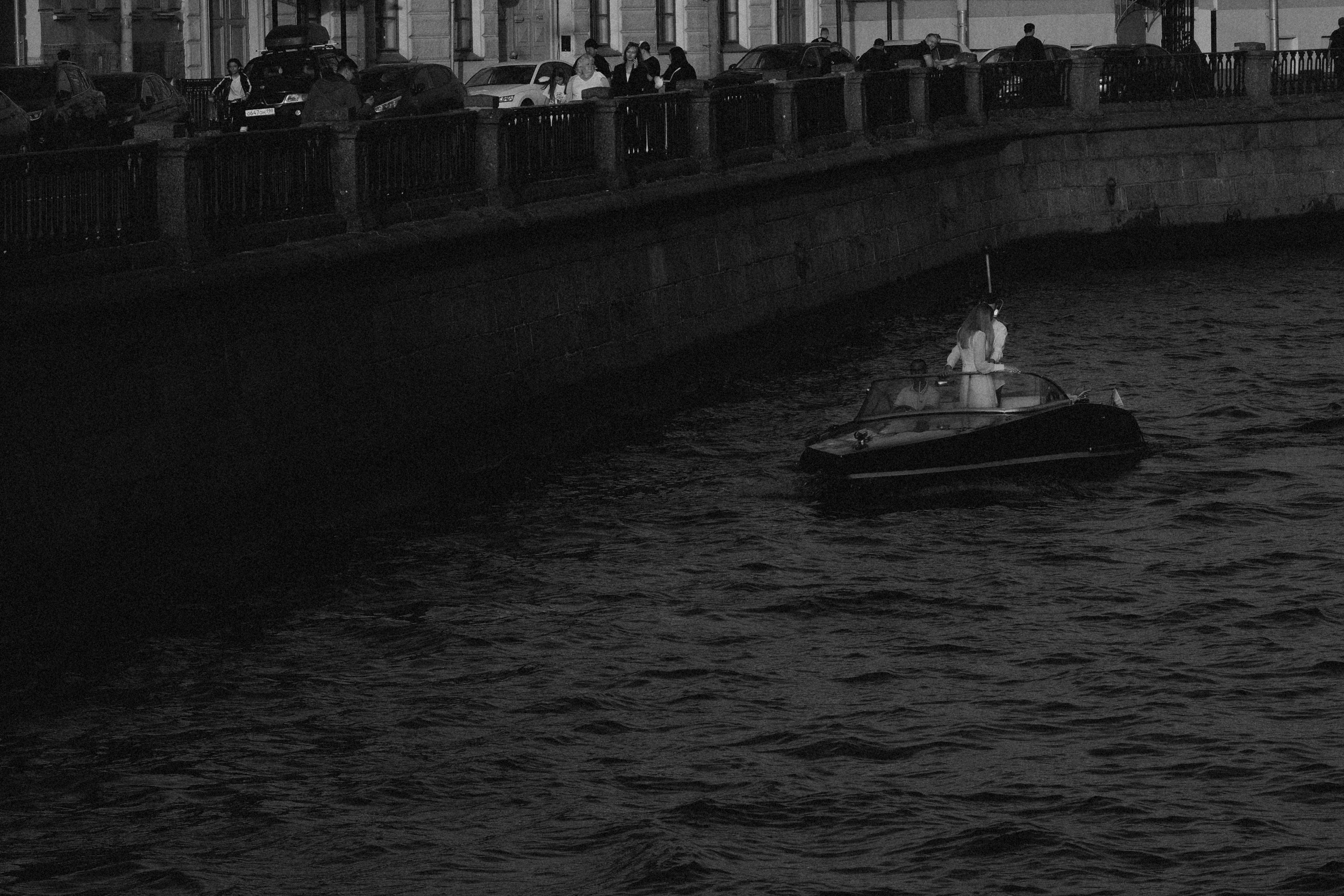 СВАДЕНБНАЯ СЬЕМКА НА КАТЕРЕ ПО КАНАЛАМ САНКТ-ПЕТЕРБУРГА И В АКВАТОРИИ НЕВЫ. Профессиональный фотограф, Санкт-Петербург — Виктория Богомолова