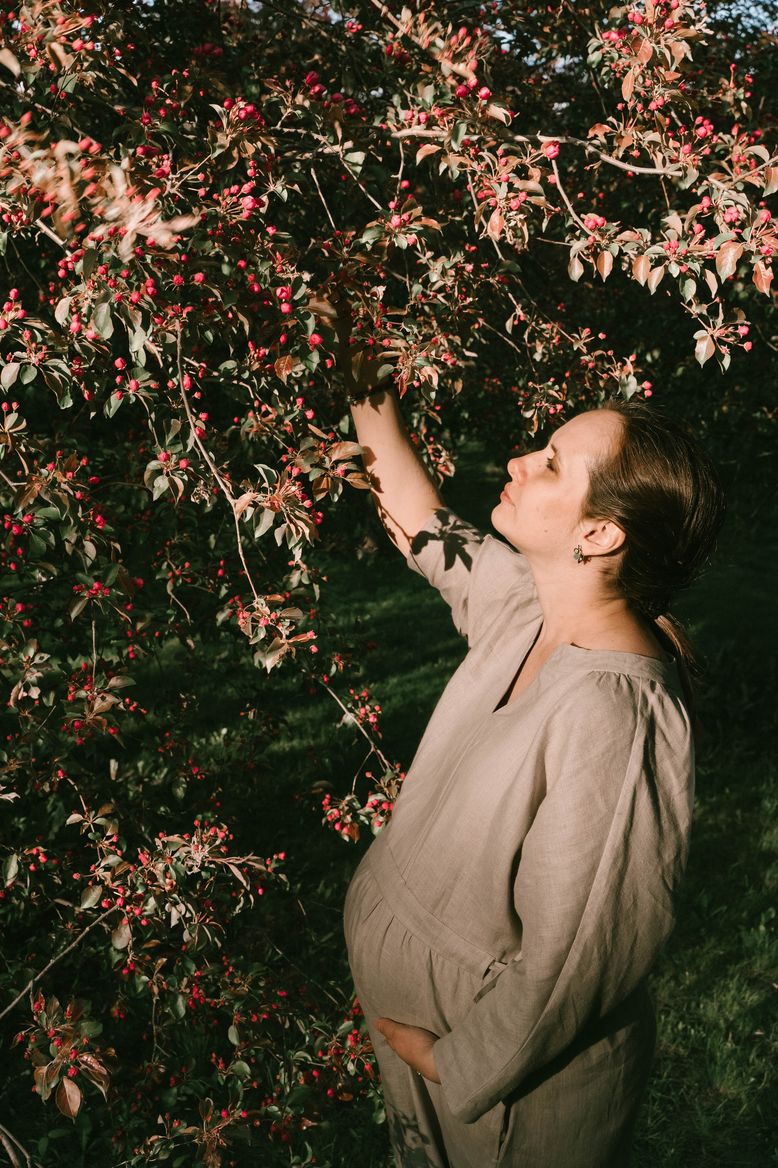 Прогулка в парке. Фотографы на роды в Москве. Фото и видео родов. Фотопроект «Продолжение рода»