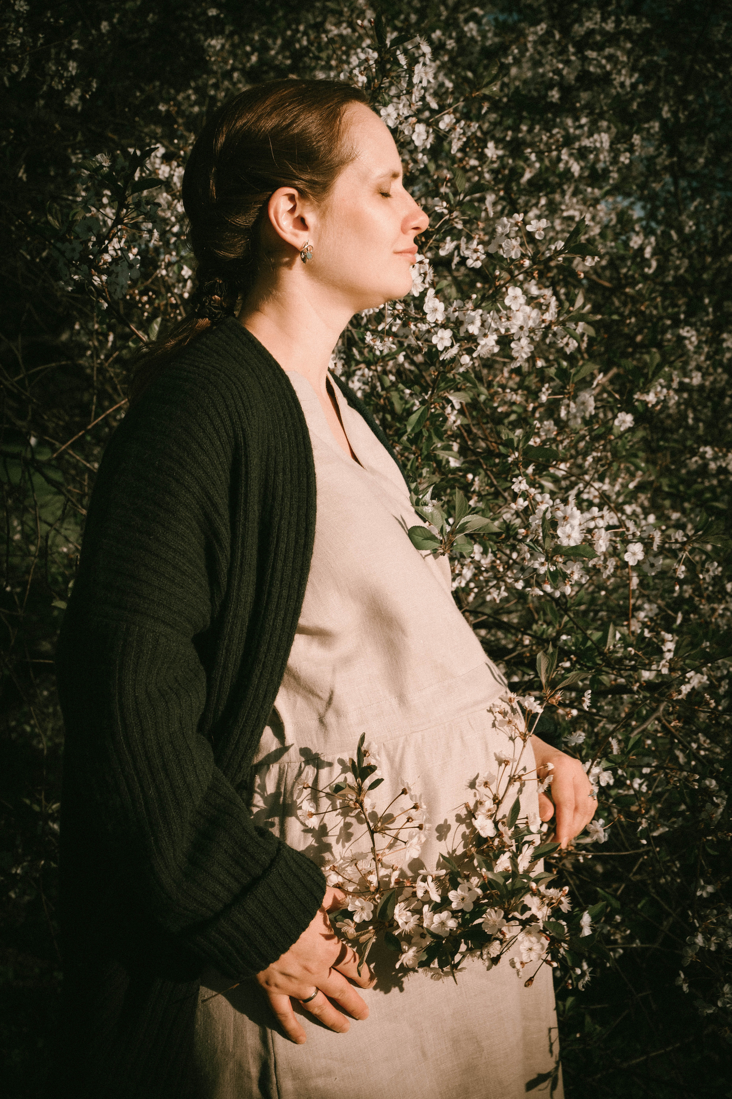 Прогулка в парке. Фотографы на роды в Москве. Фото и видео родов. Фотопроект «Продолжение рода»