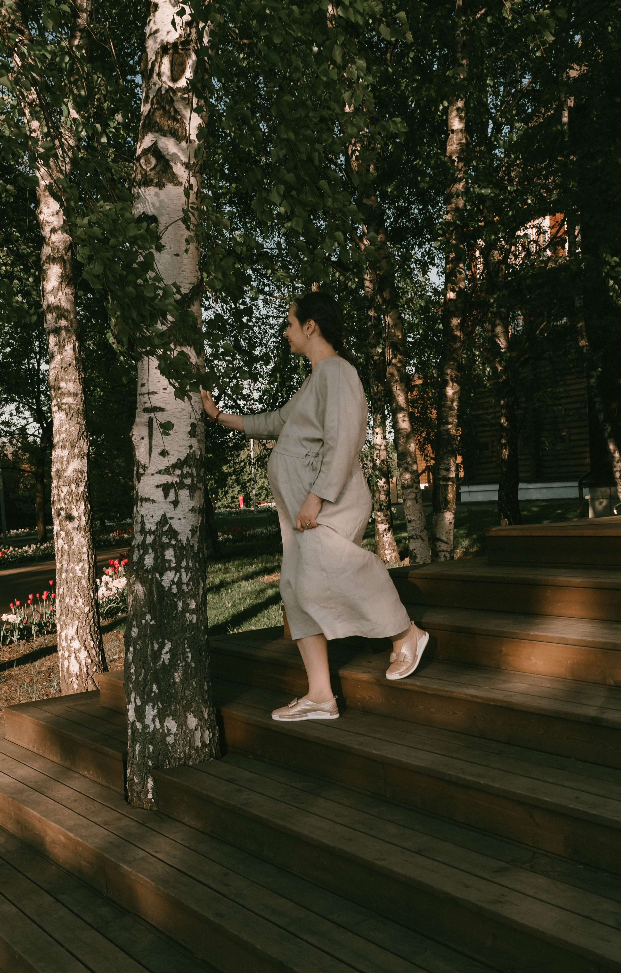 Прогулка в парке. Фотографы на роды в Москве. Фото и видео родов. Фотопроект «Продолжение рода»